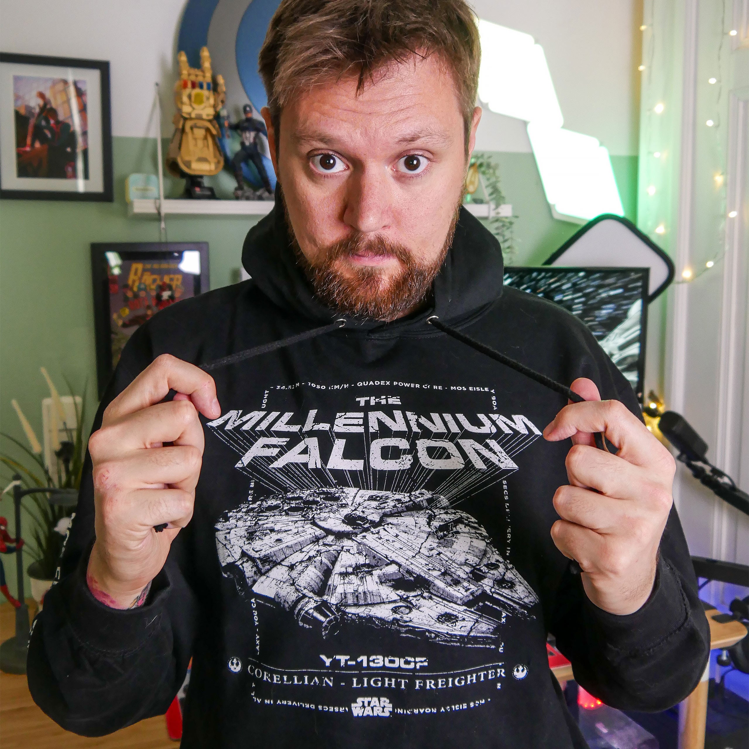 Image produit Star Wars - Millennium Falcon Mos Eisley Embarquement 94 Hoodie