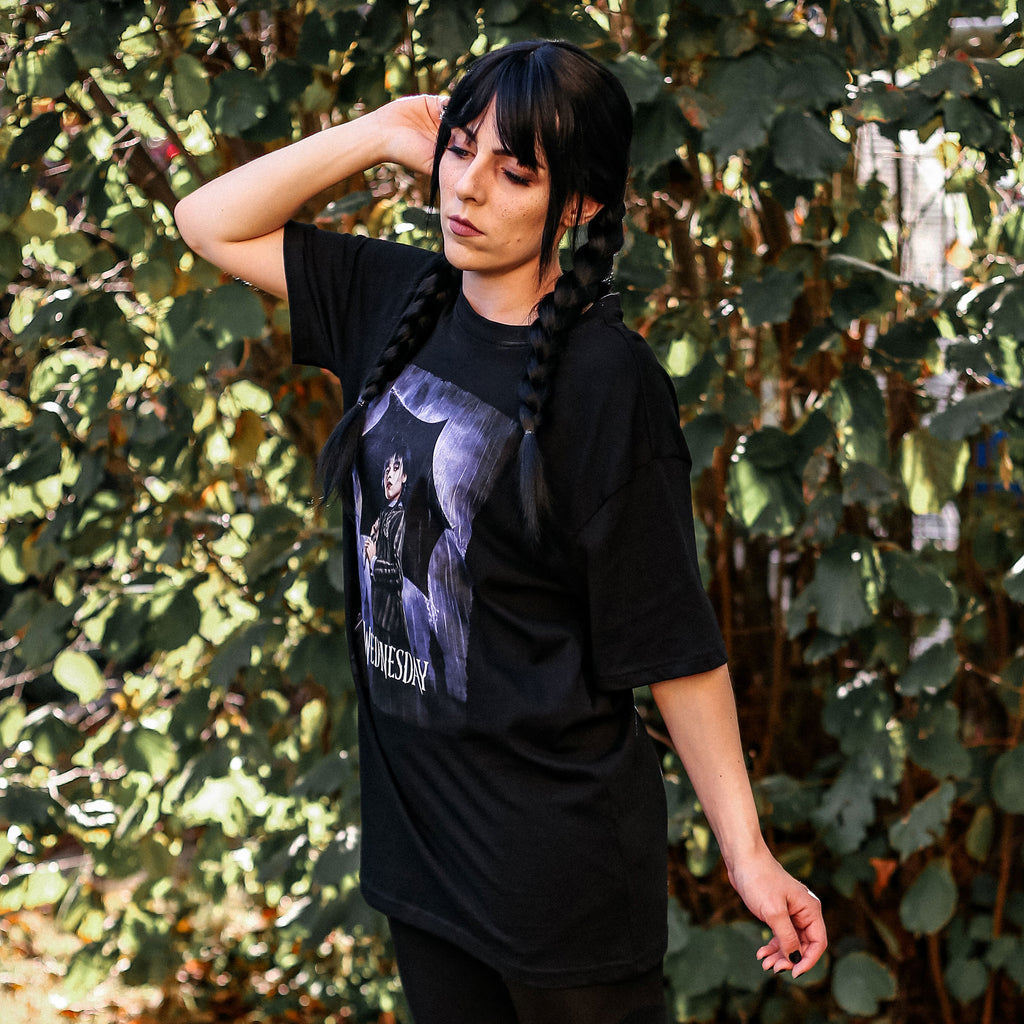 Image produit Mercredi - T-shirt oversize avec poster teaser noir