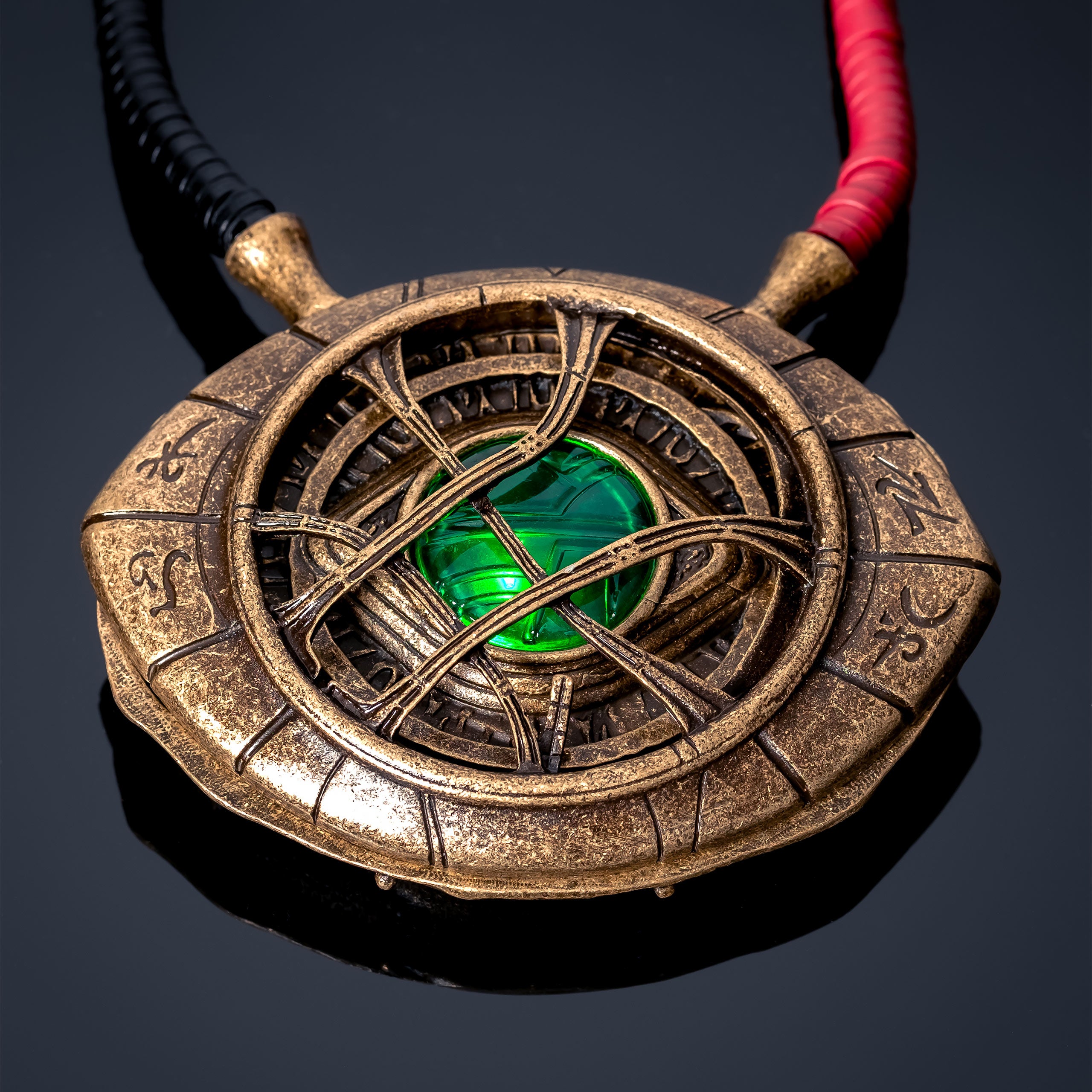 Image produit Doctor Strange - Le Collier de l'Œil d'Agamotto avec Effet Lumineux