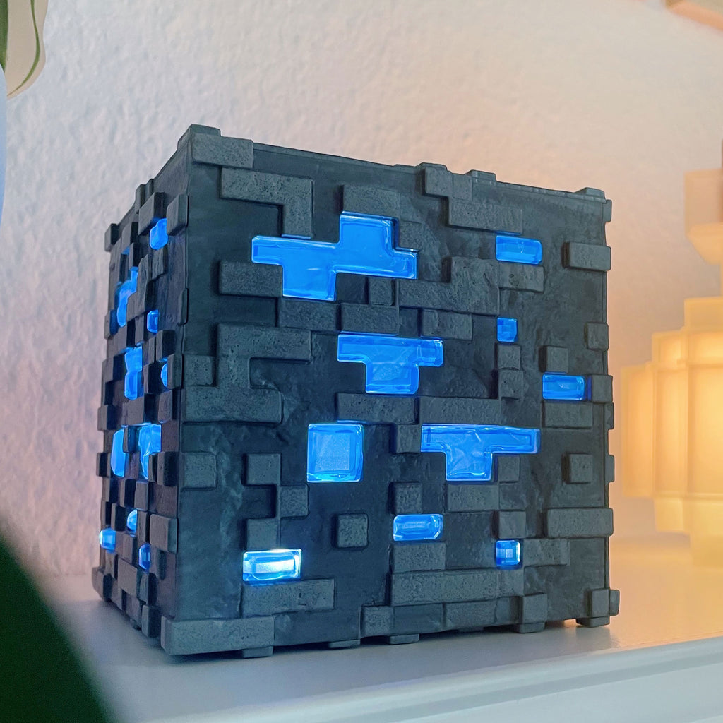Image produit Minecraft - Lampe de table en minerai de diamant