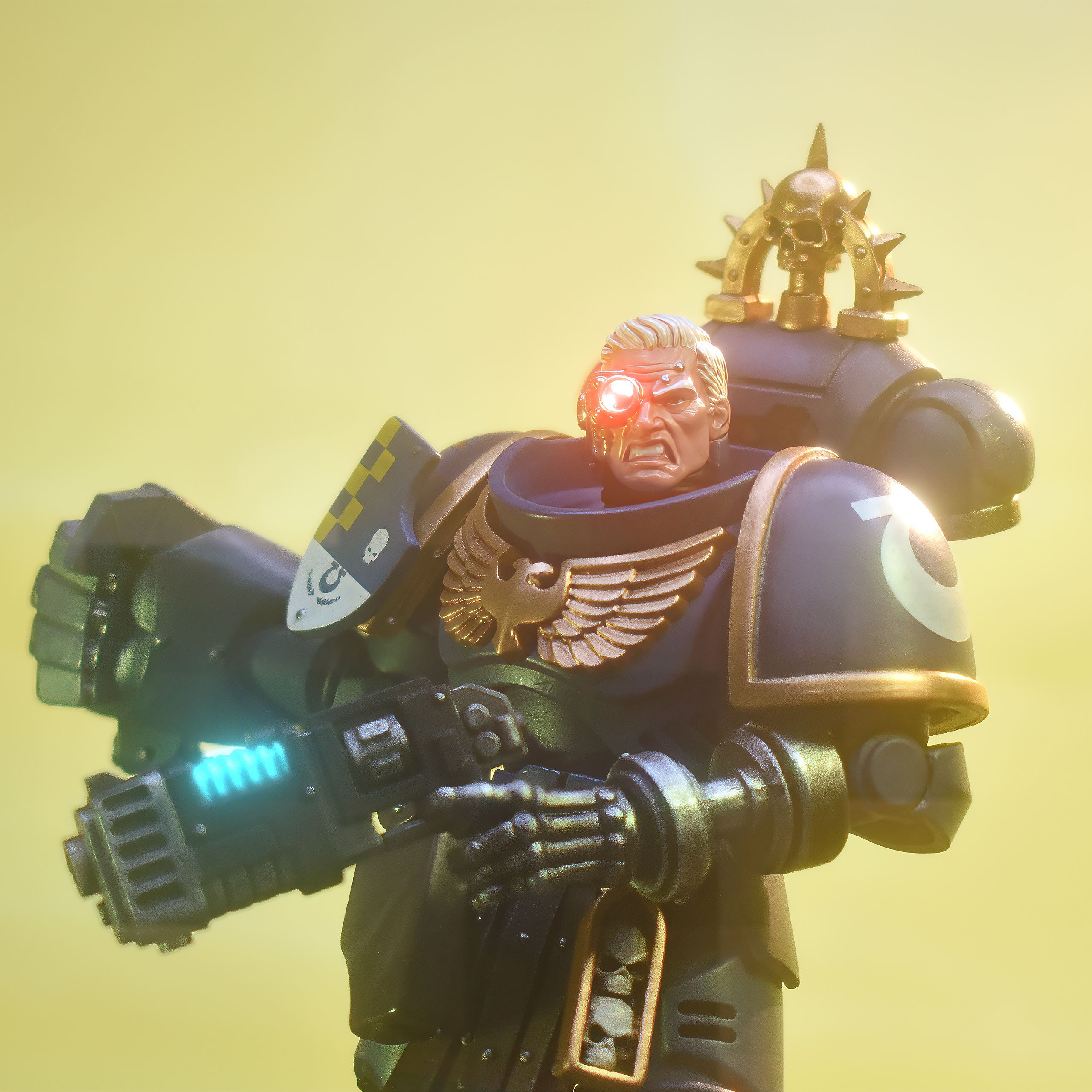 Image produit Warhammer 40k - Lieutenant Ultramarines avec Figurine d'Action Poing de Puissance