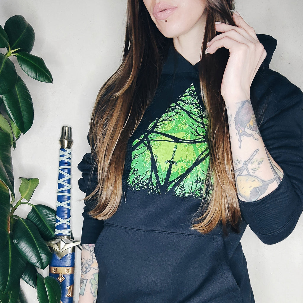 Image produit Sweat à capuche Master Sword dans la forêt pour les fans de Zelda noir
