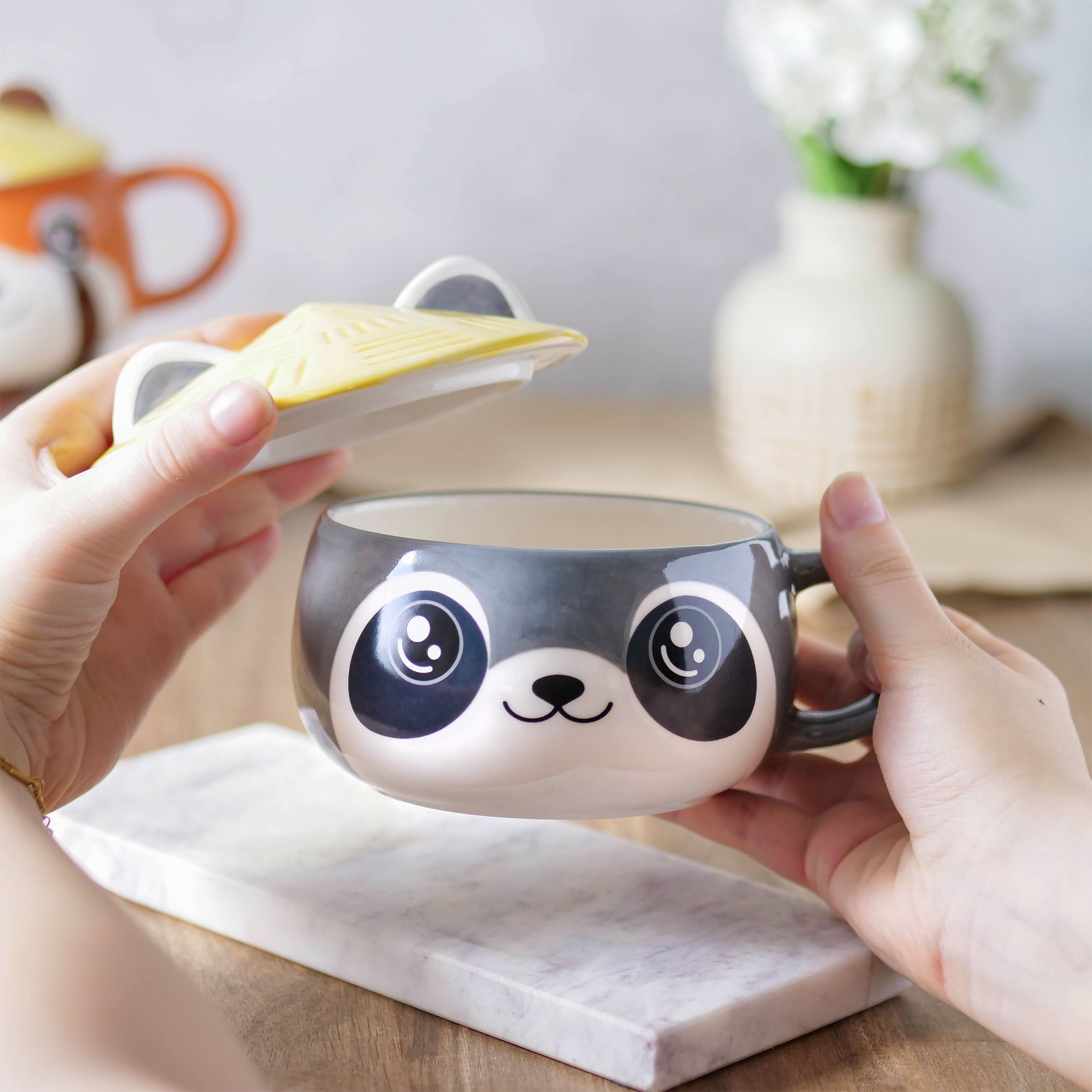 Image produit Tasse Kawaii Raton Laveur avec Couvercle pour les Fans d'Anime