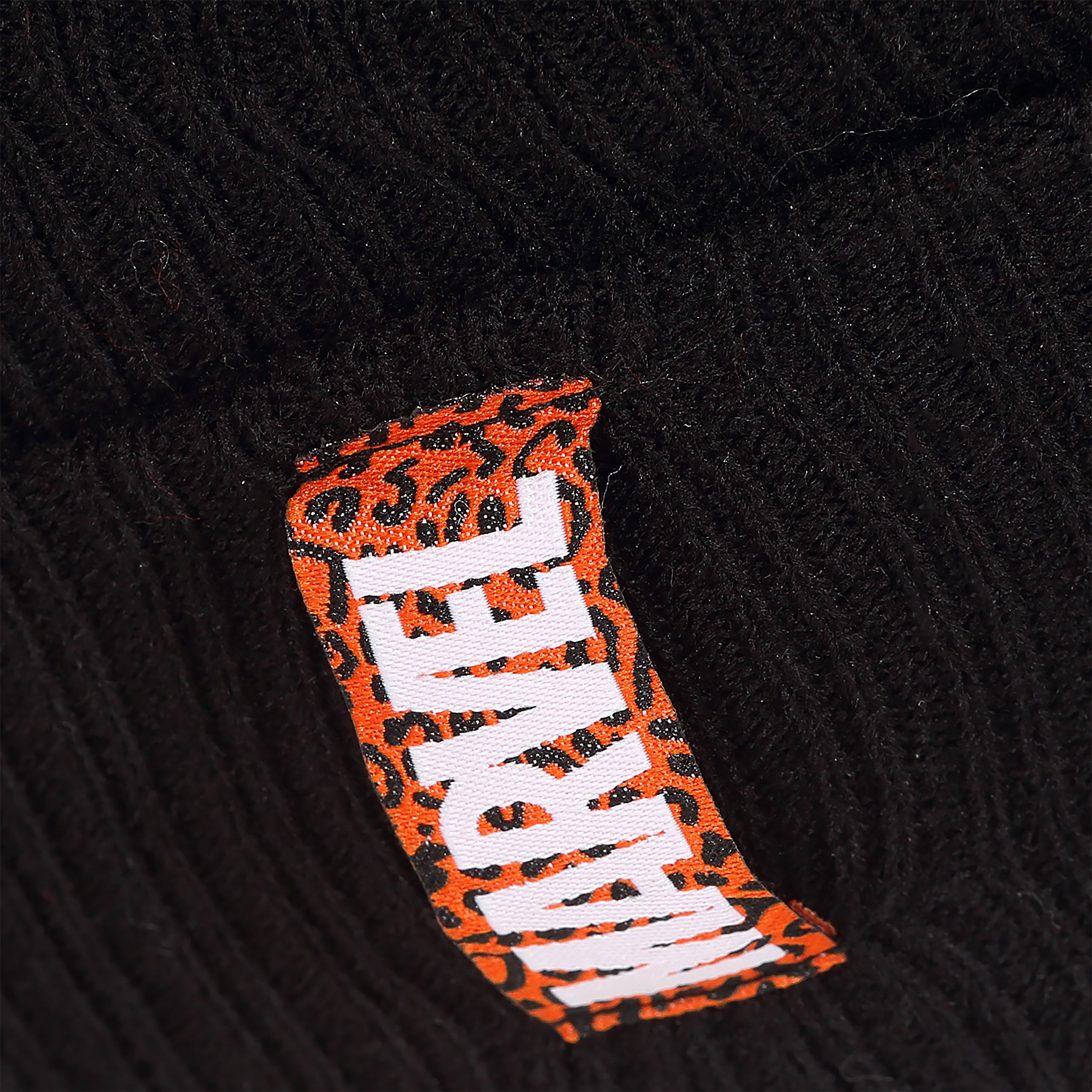 Image produit Marvel - Bonnet Logo avec Pompon