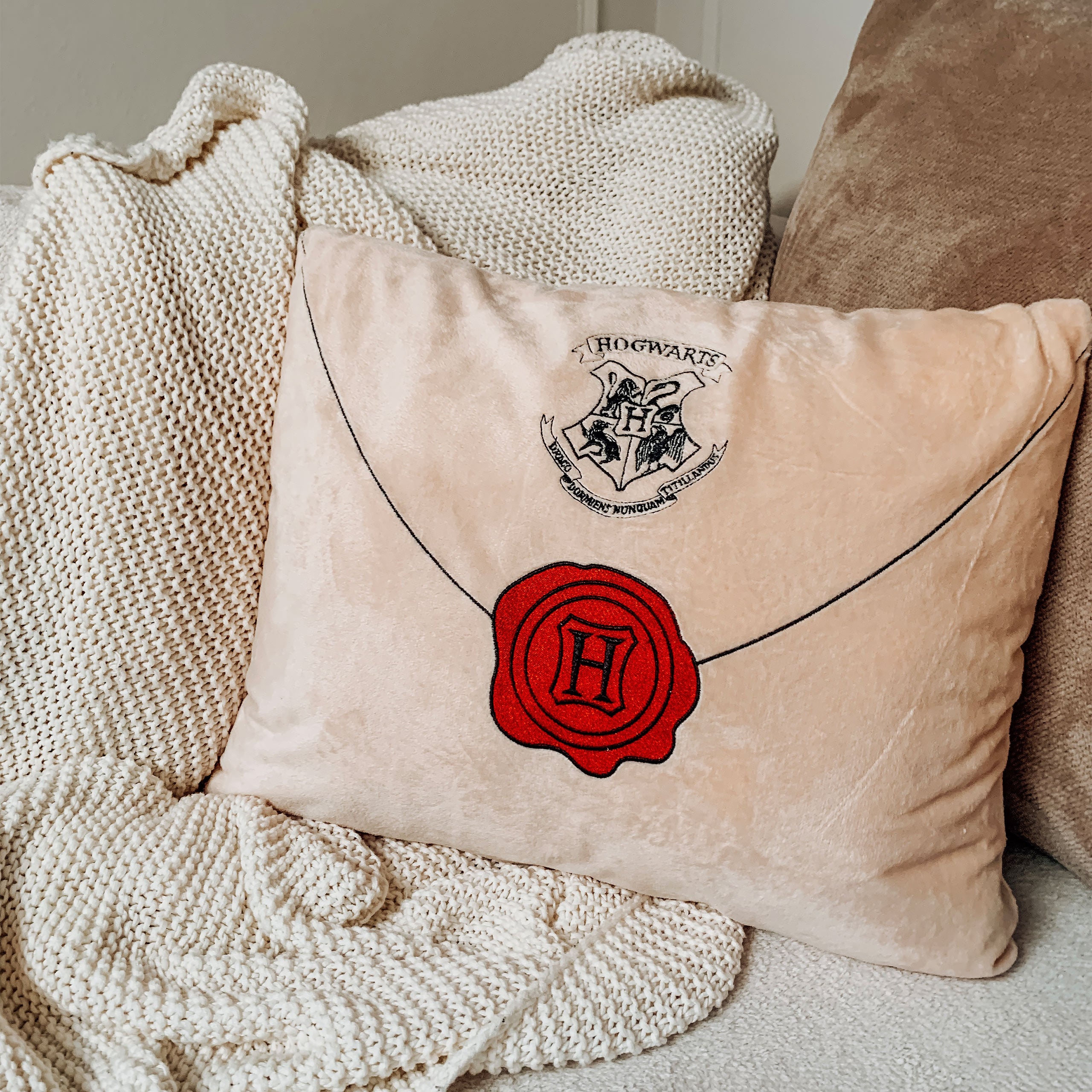 Image produit Harry Potter - Coussin Lettre de Poudlard
