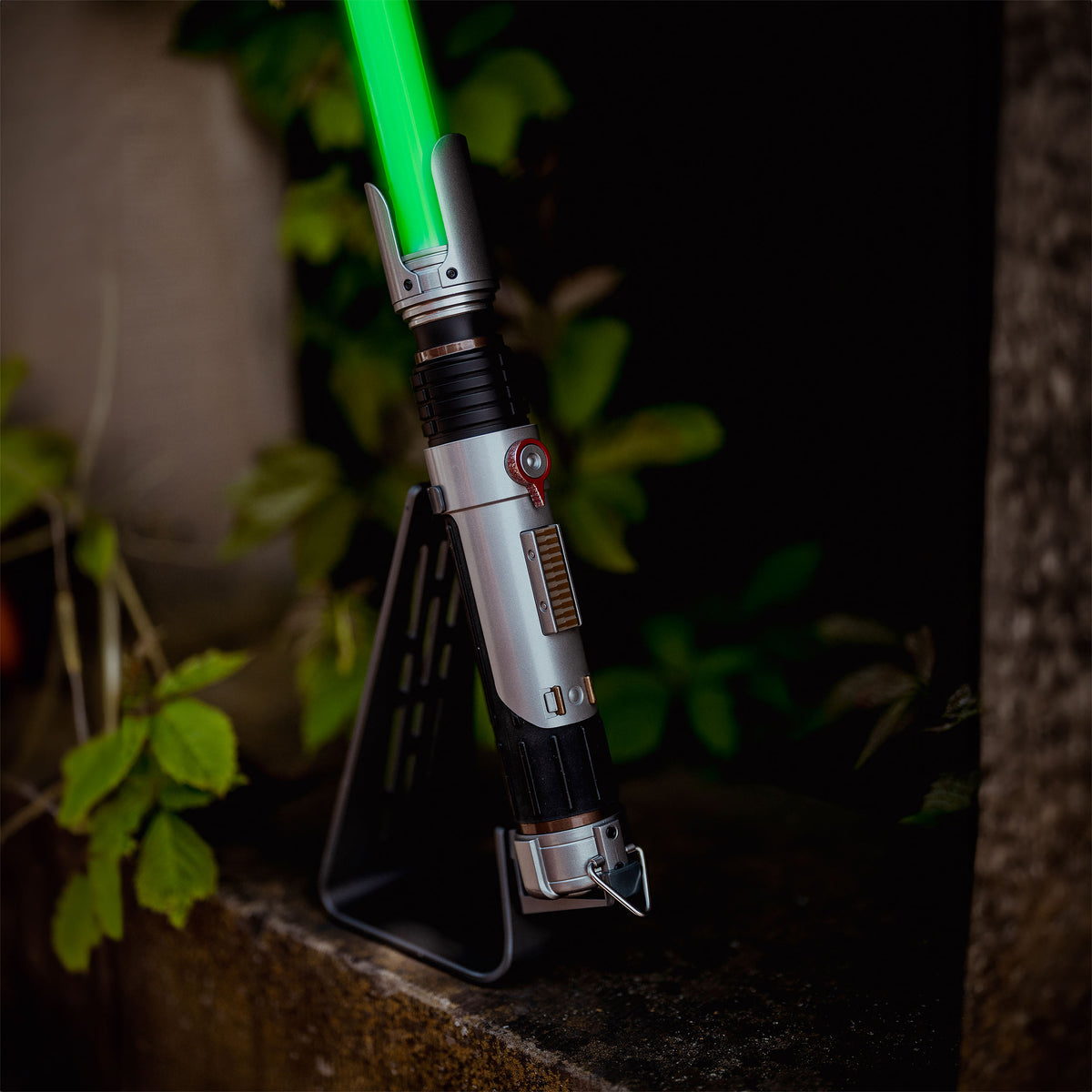 Image produit Star Wars Ahsoka - Sabine Wren Force FX Elite Black Series Sabre Laser
