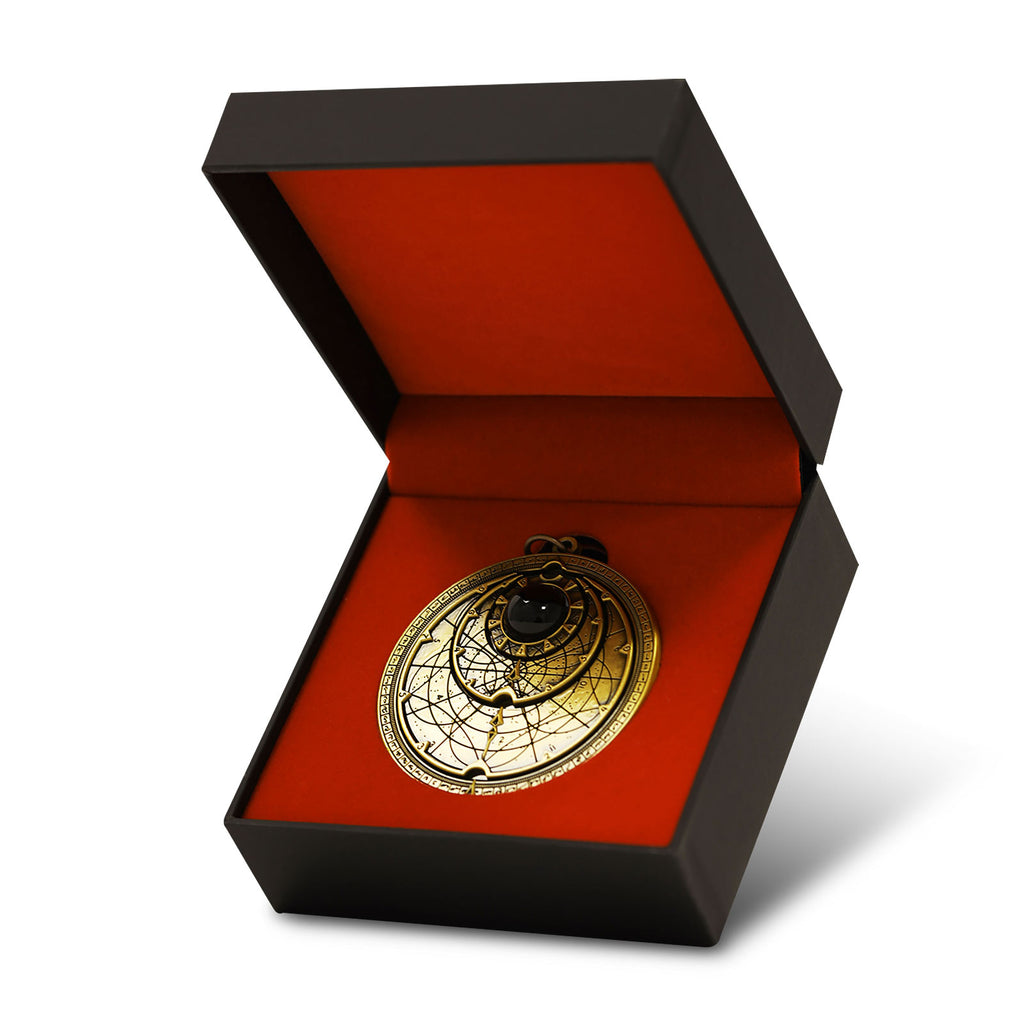 Image produit Seul dans le Noir - Médaillon Talisman