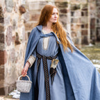 Image produit Robe médiévale avec broderie à la main bleue