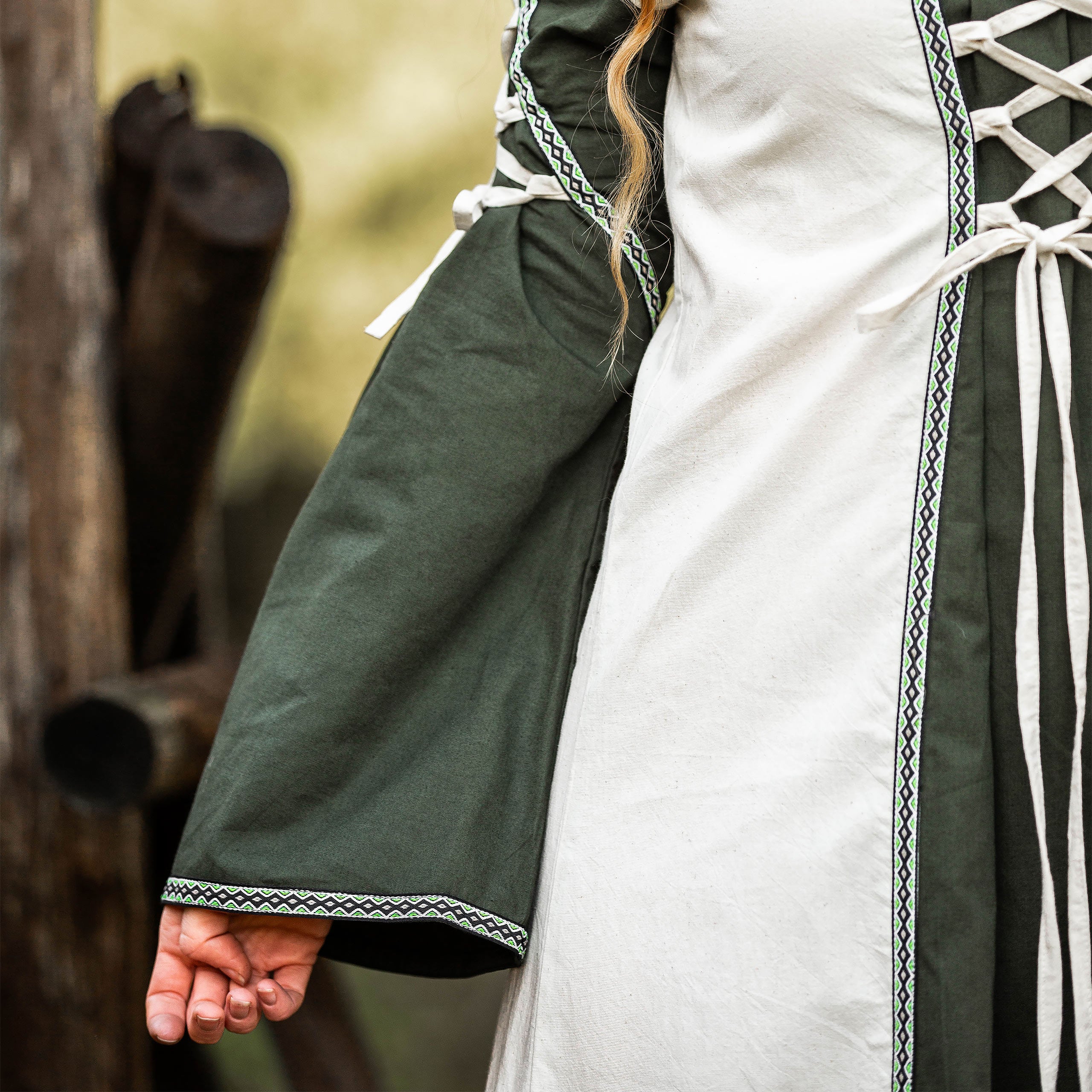 Image produit Robe médiévale avec laçage vert-nature