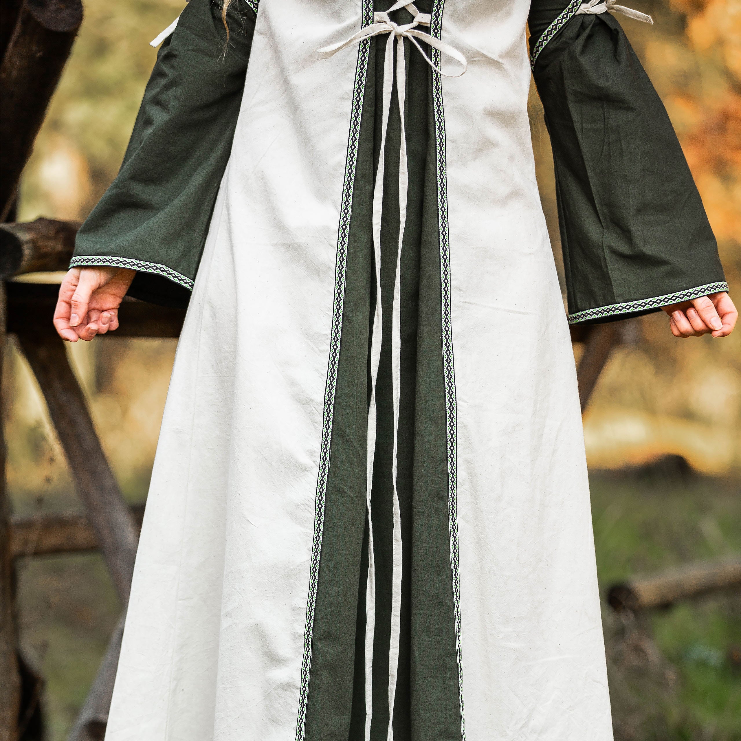 Image produit Robe médiévale avec laçage vert-nature