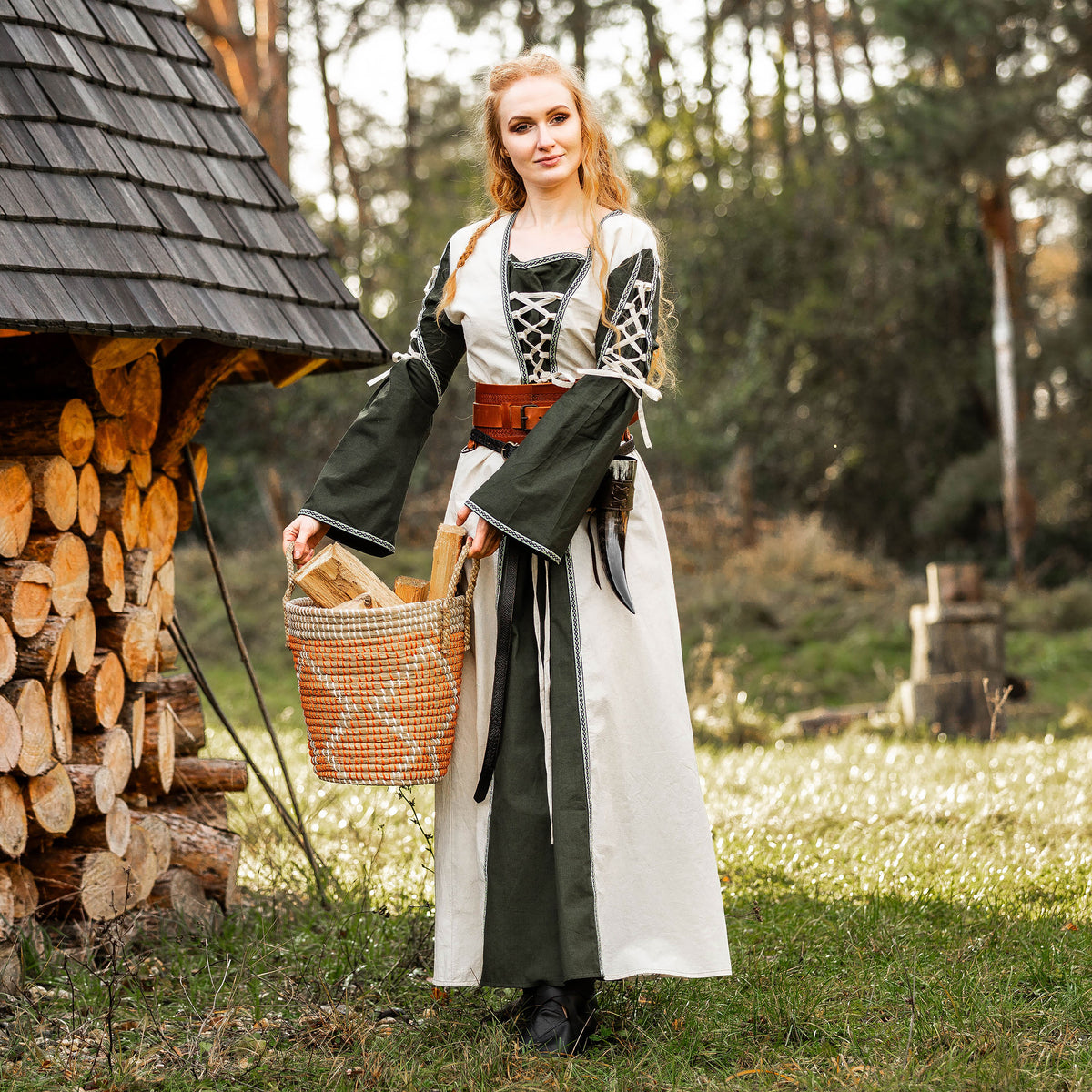 Image produit Robe médiévale avec laçage vert-nature