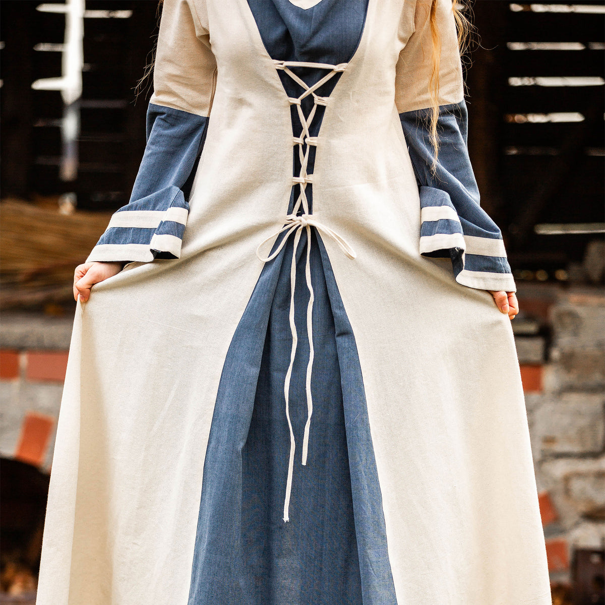 Image produit Robe médiévale avec manches trompette bleu-naturel