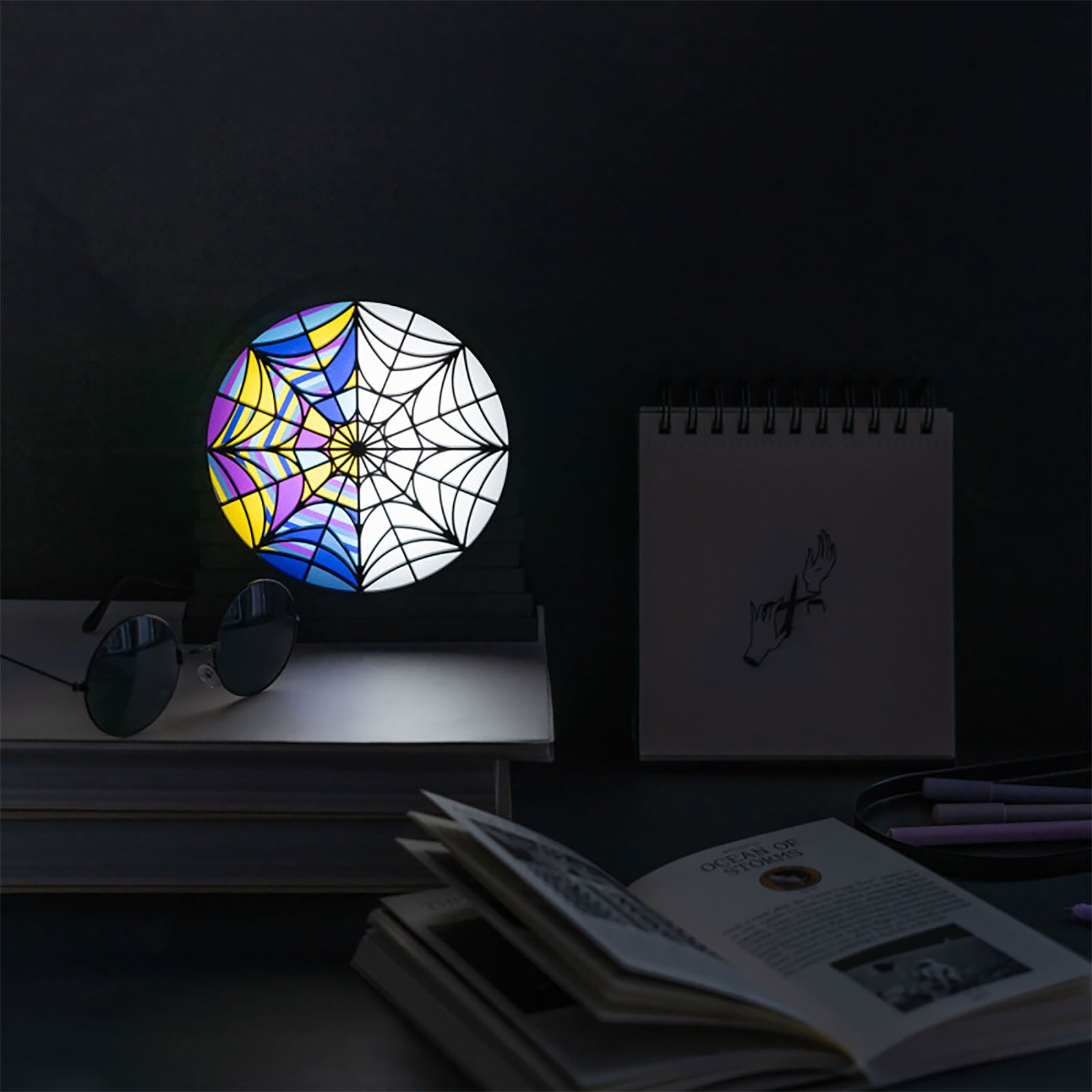 Image produit Mercredi - Lampe Fenêtre Nevermore