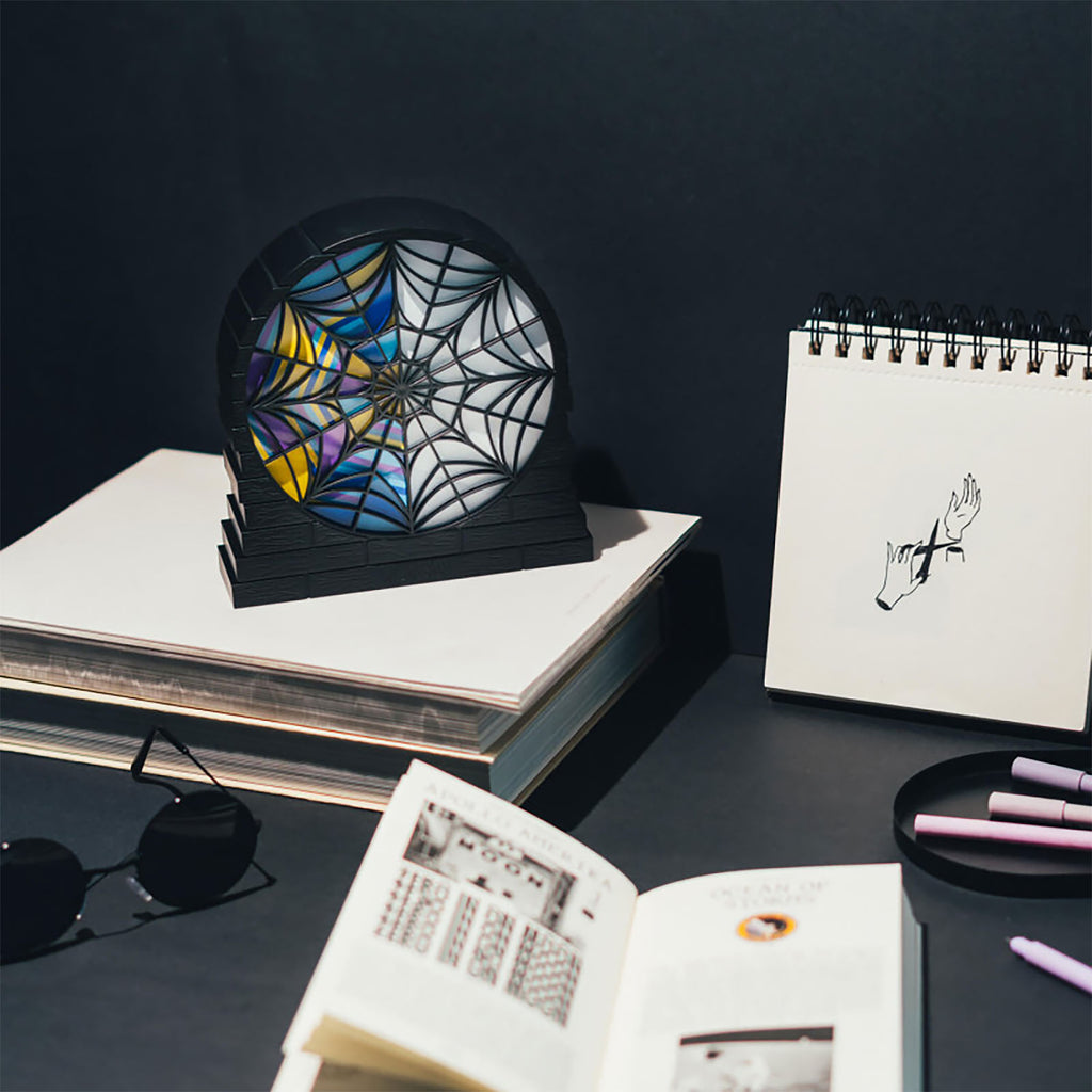 Image produit Mercredi - Lampe Fenêtre Nevermore