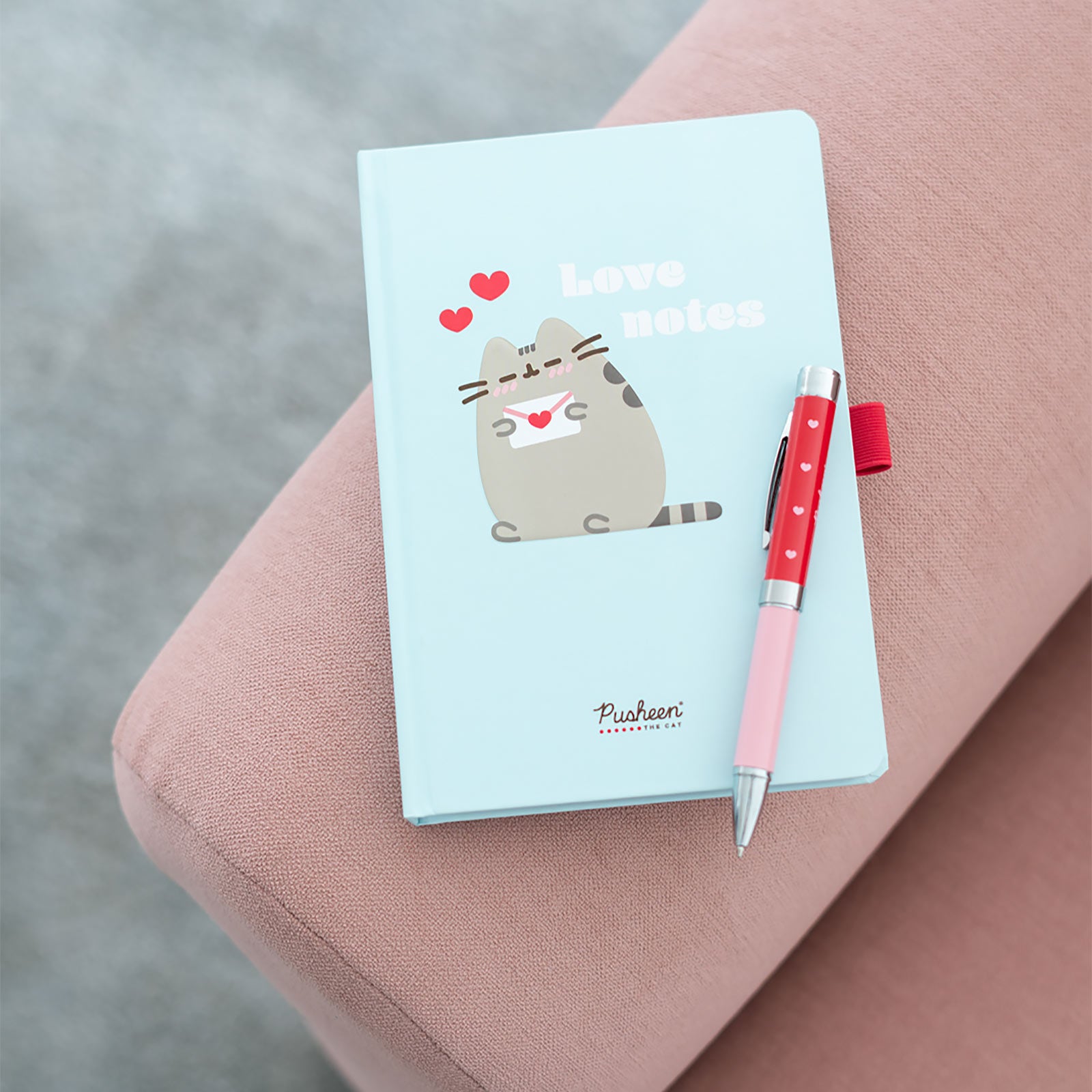 Image produit Pusheen - Cahier d'amour parfait avec stylo projecteur