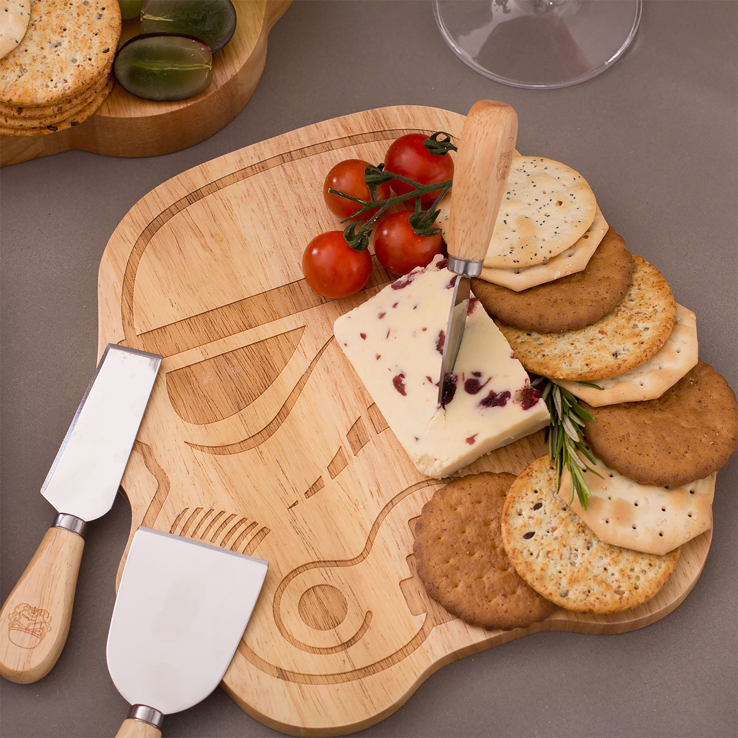 Image produit Planche à fromage Stormtrooper originale comprenant un ensemble de couteaux pour les fans de Star Wars