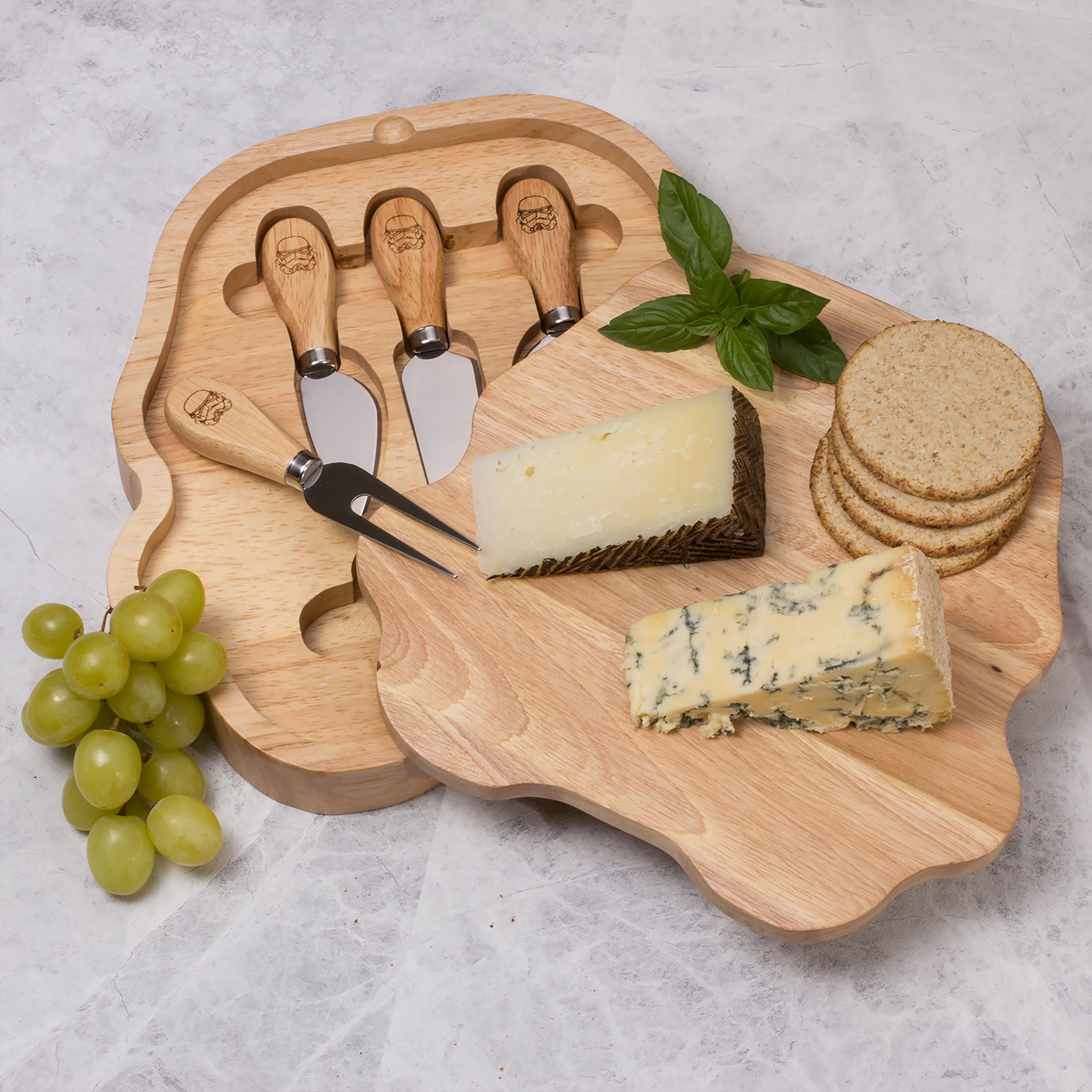 Image produit Planche à fromage Stormtrooper originale comprenant un ensemble de couteaux pour les fans de Star Wars