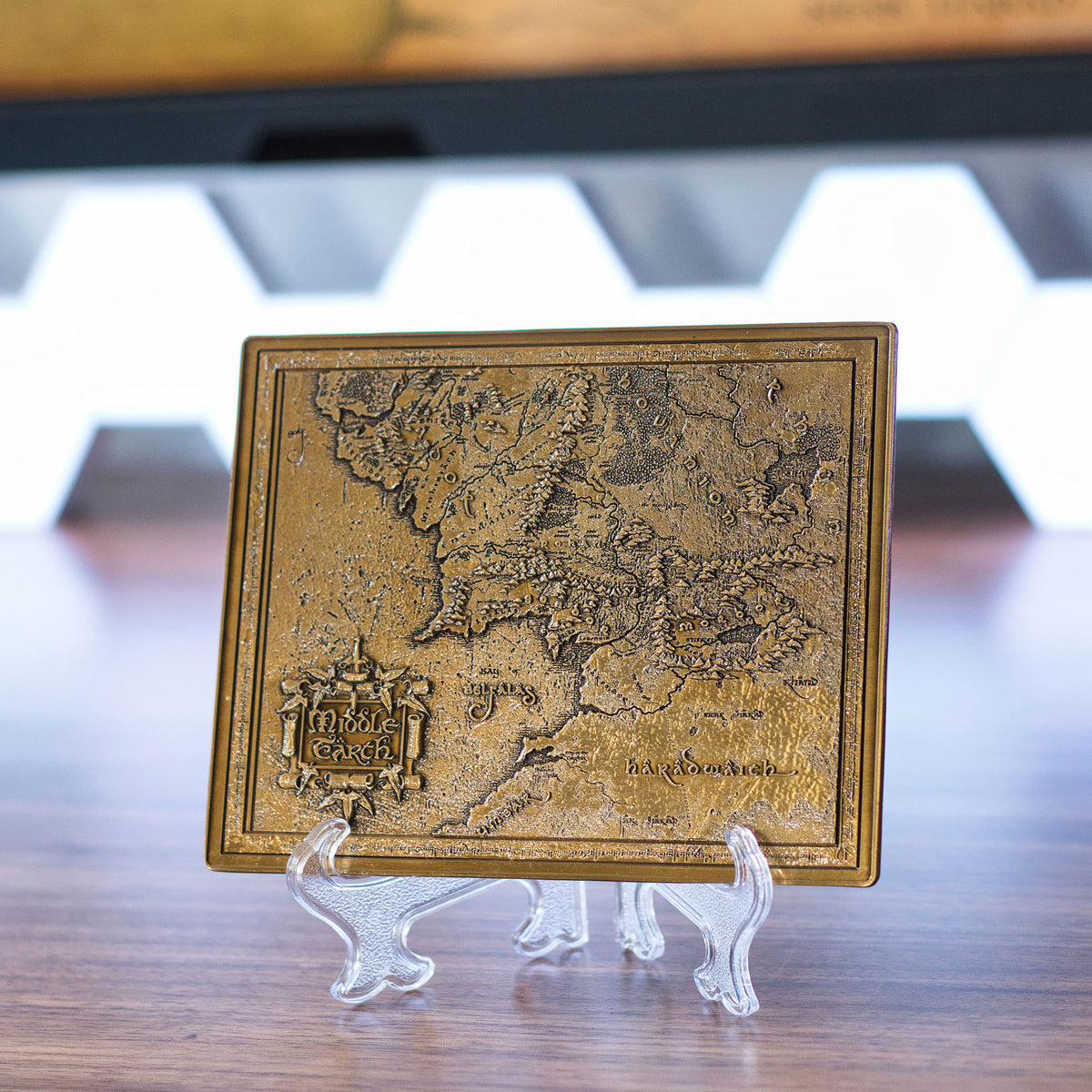 Image produit Le Seigneur des Anneaux - Réplique de la carte de la Terre du Milieu avec présentoir