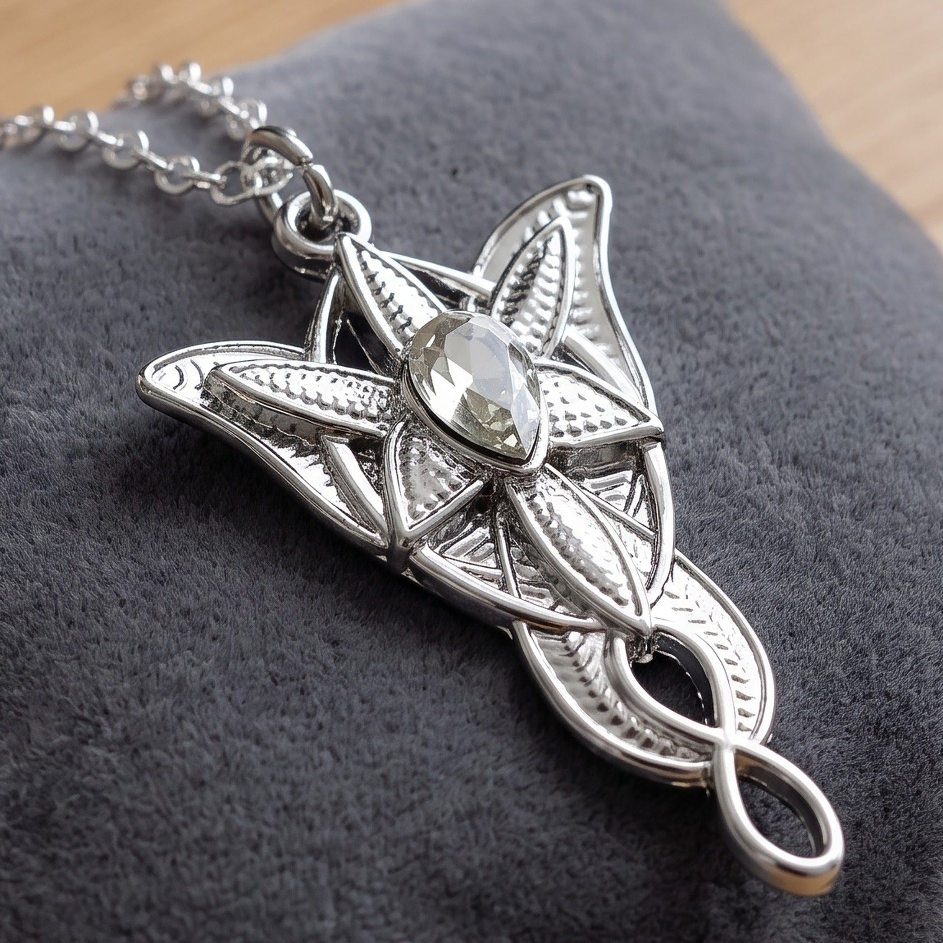 Image produit Collier Arwen Étoile du Soir - Le Seigneur des Anneaux