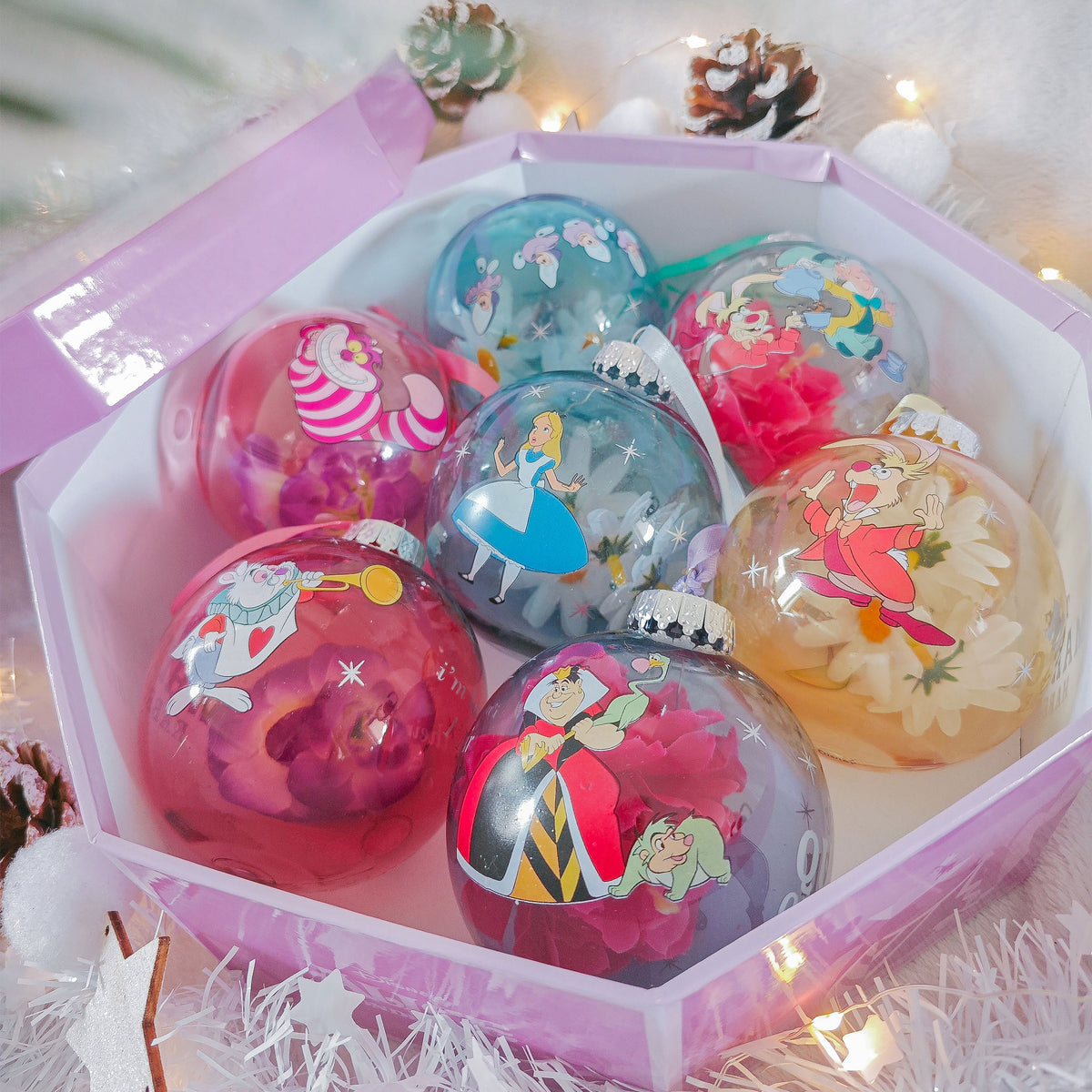 Image produit Alice au Pays des Merveilles - Boules de Noël Caractères 7pcs