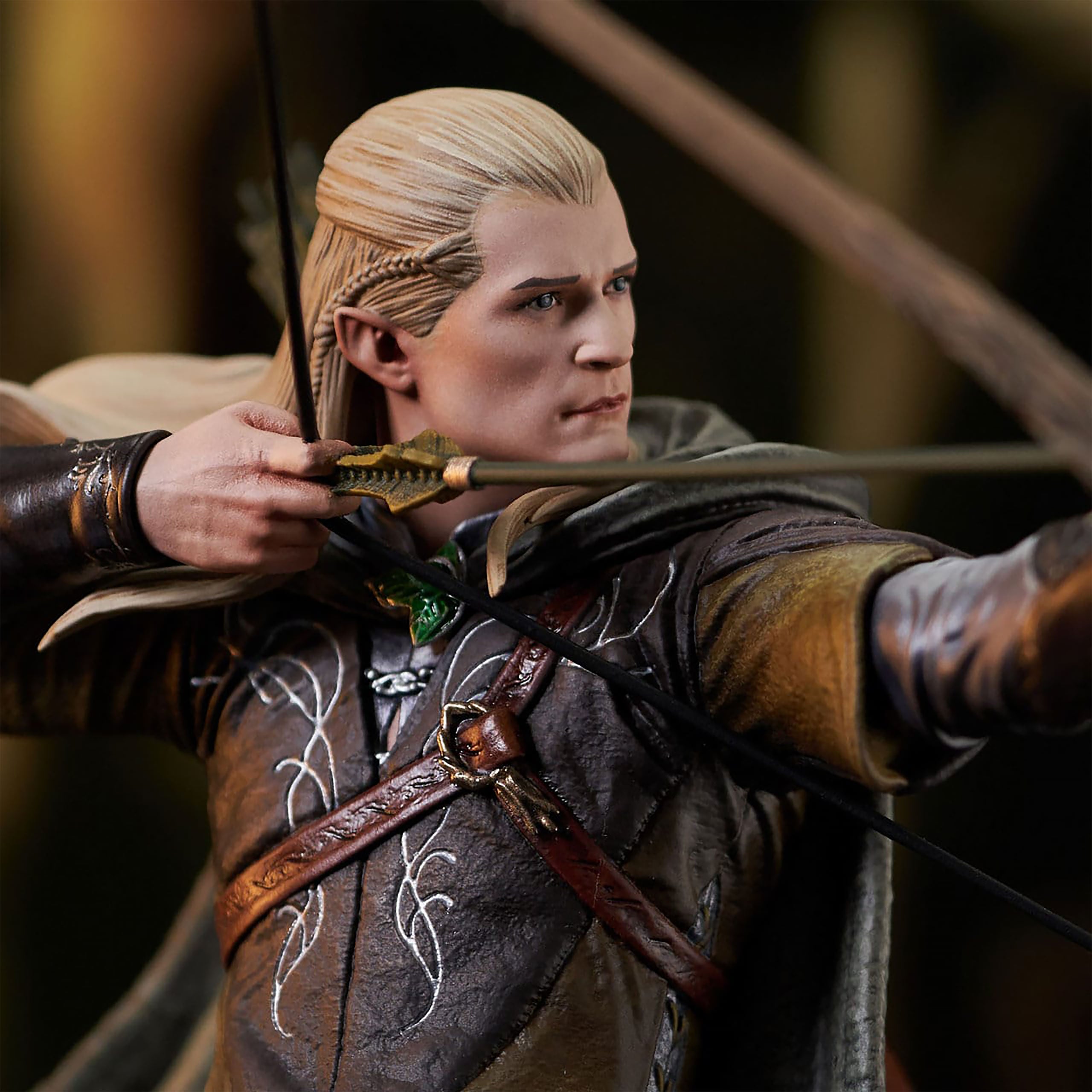 Product image The Lord of the Rings - Legolas Deluxe Gallery Statue