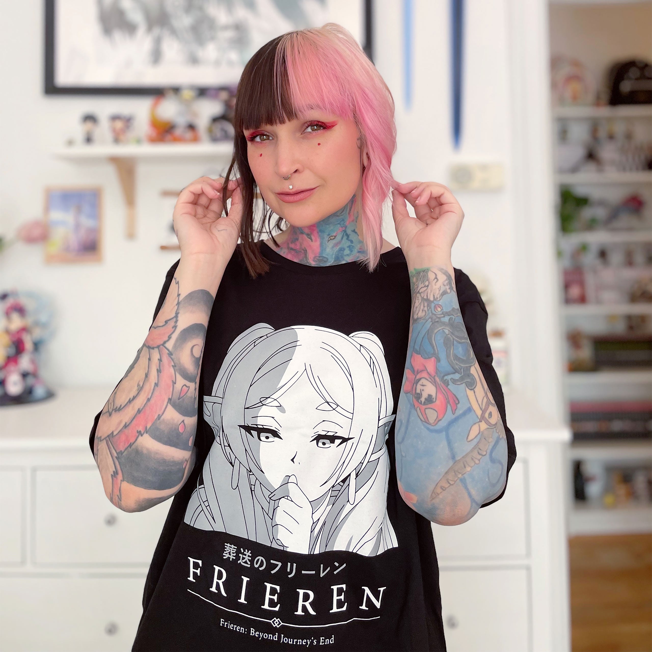 Image produit T-shirt de personnage pour les fans de Frieren noir