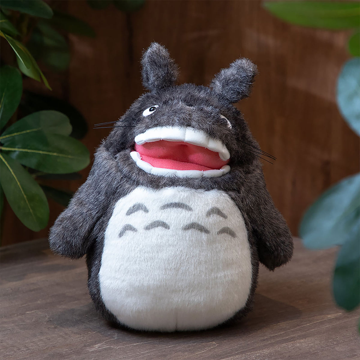 Image produit Figurine en peluche Totoro heureux grise