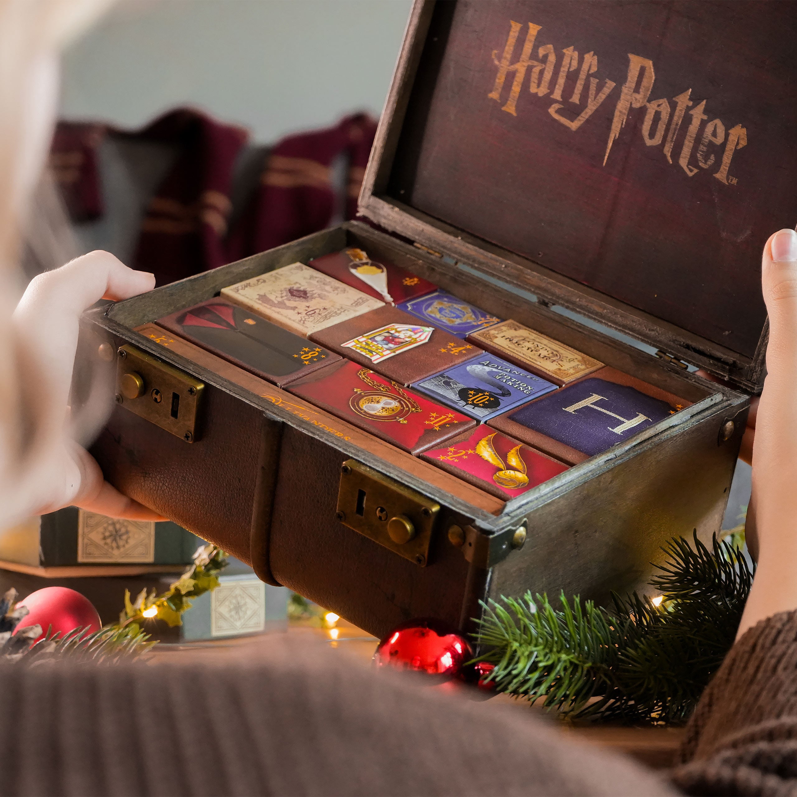 Image produit Harry Potter - Calendrier de l'Avent Valise Poudlard
