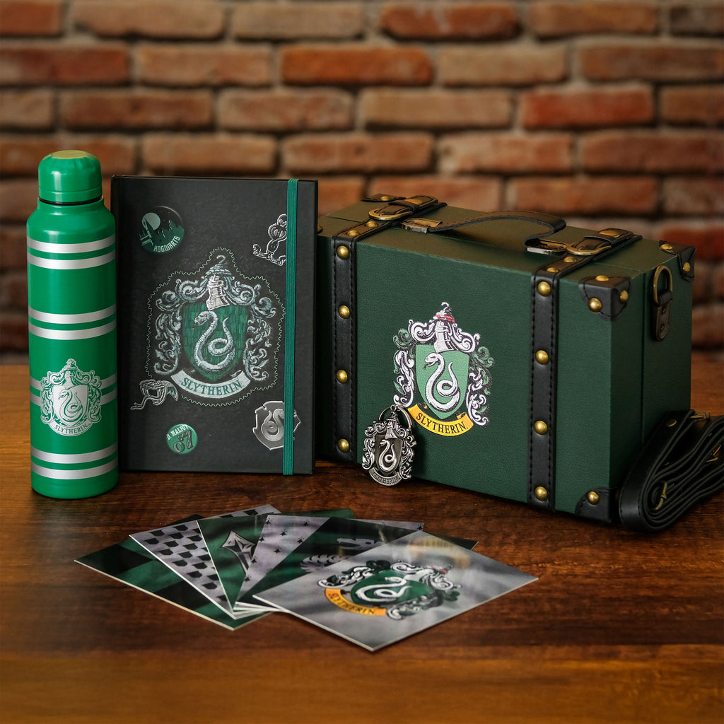 Image produit Harry Potter - Ensemble cadeau premium Serpentard dans une valise avec sangle de transport