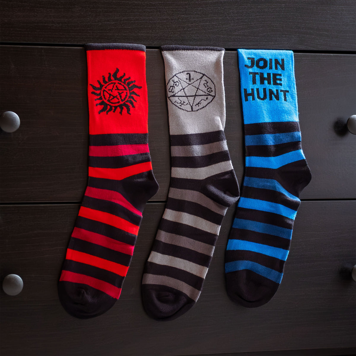 Image produit Chaussettes Supernatural Lot de 3 dans une Boîte Cadeau