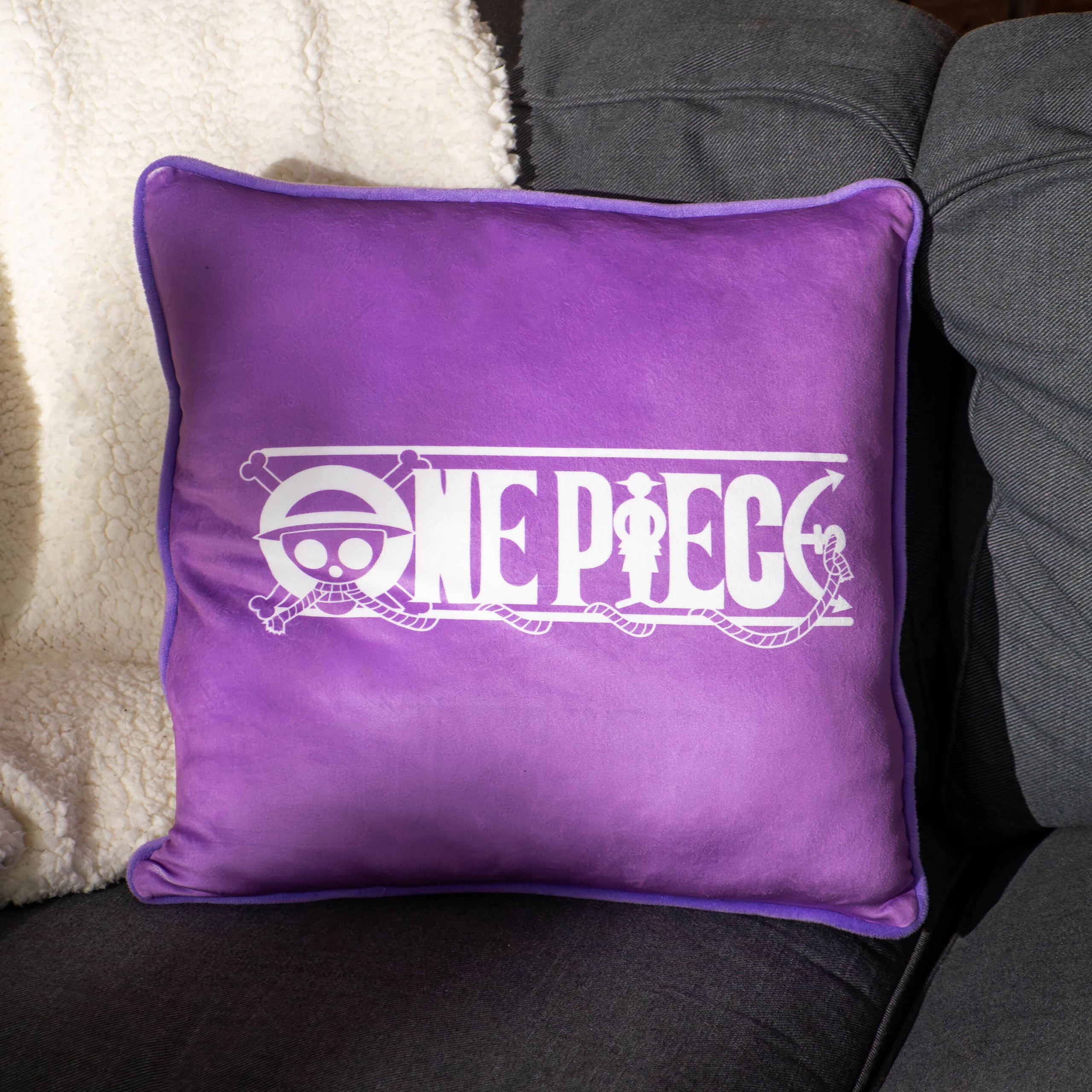 Image produit One Piece : Gear 5 - Coussin Monkey D. Luffy
