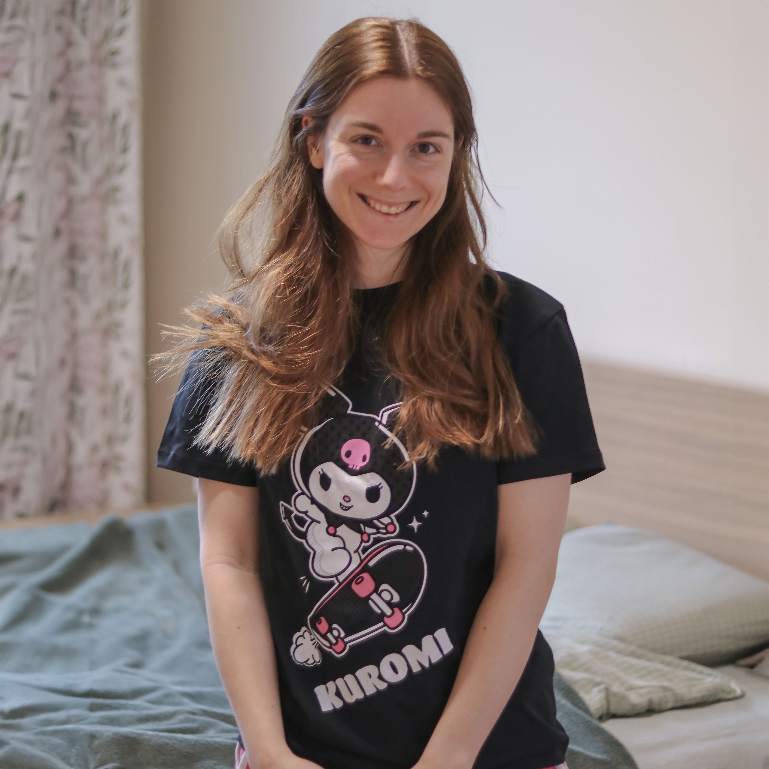 Image produit Sanrio - T-shirt Kuromi Hello Kitty and Friends