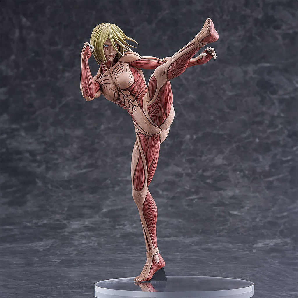 Image produit Attack on Titan - Figurine Annie Leonhart Version Titan Féminin
