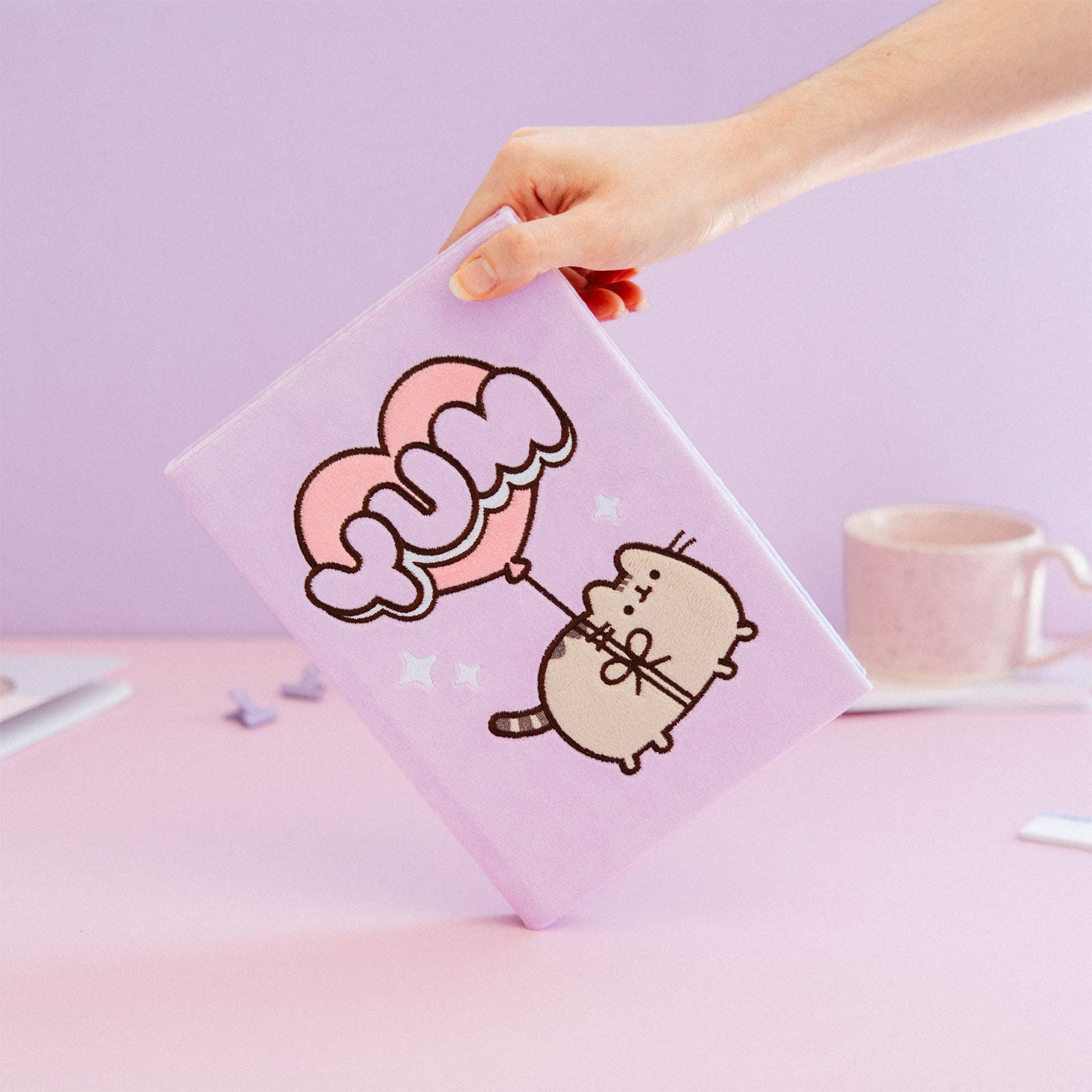 Image produit Pusheen - Carnet en peluche Moments
