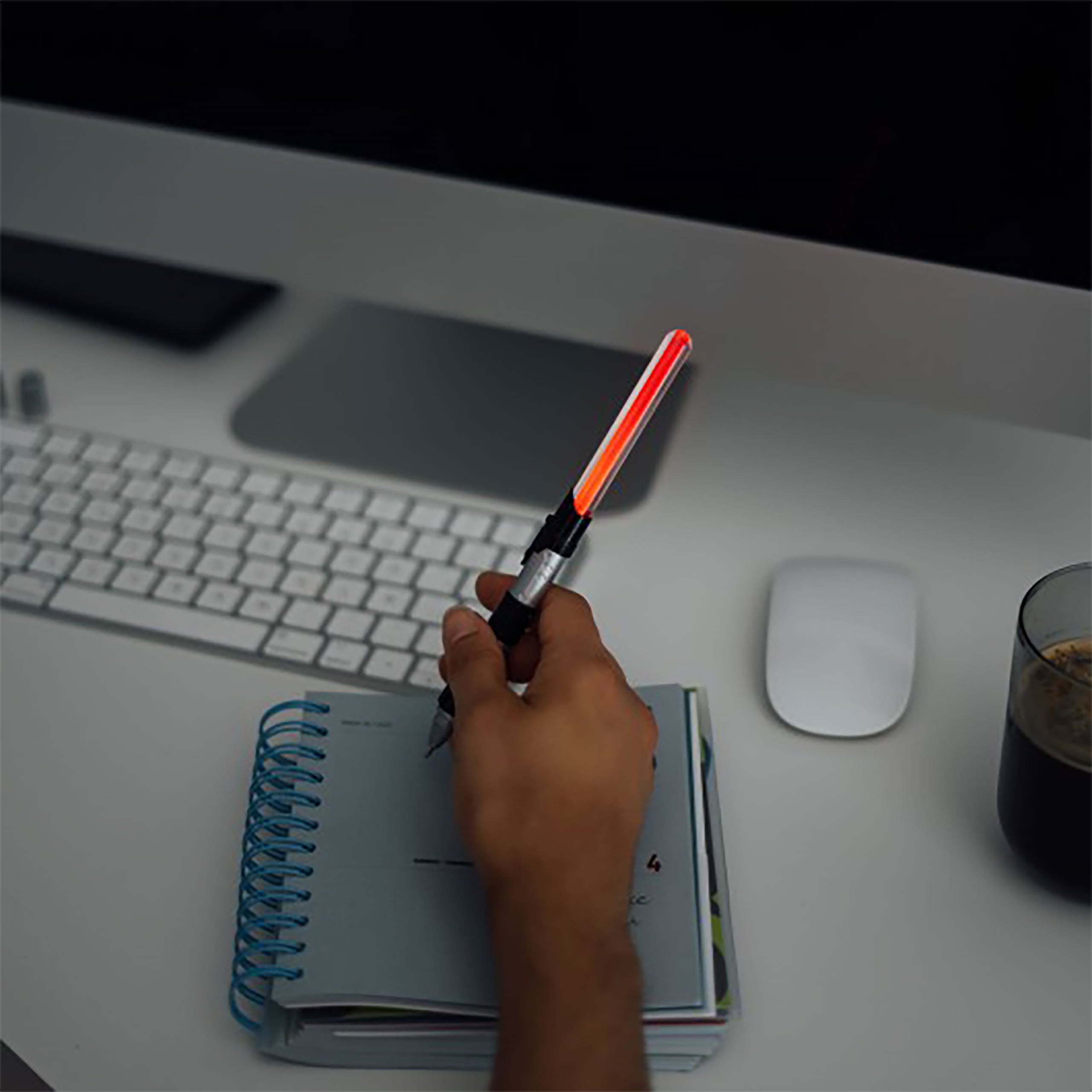 Image produit Star Wars - Coffret de stylos à bille lumineux Dark Vador et Luke Skywalker