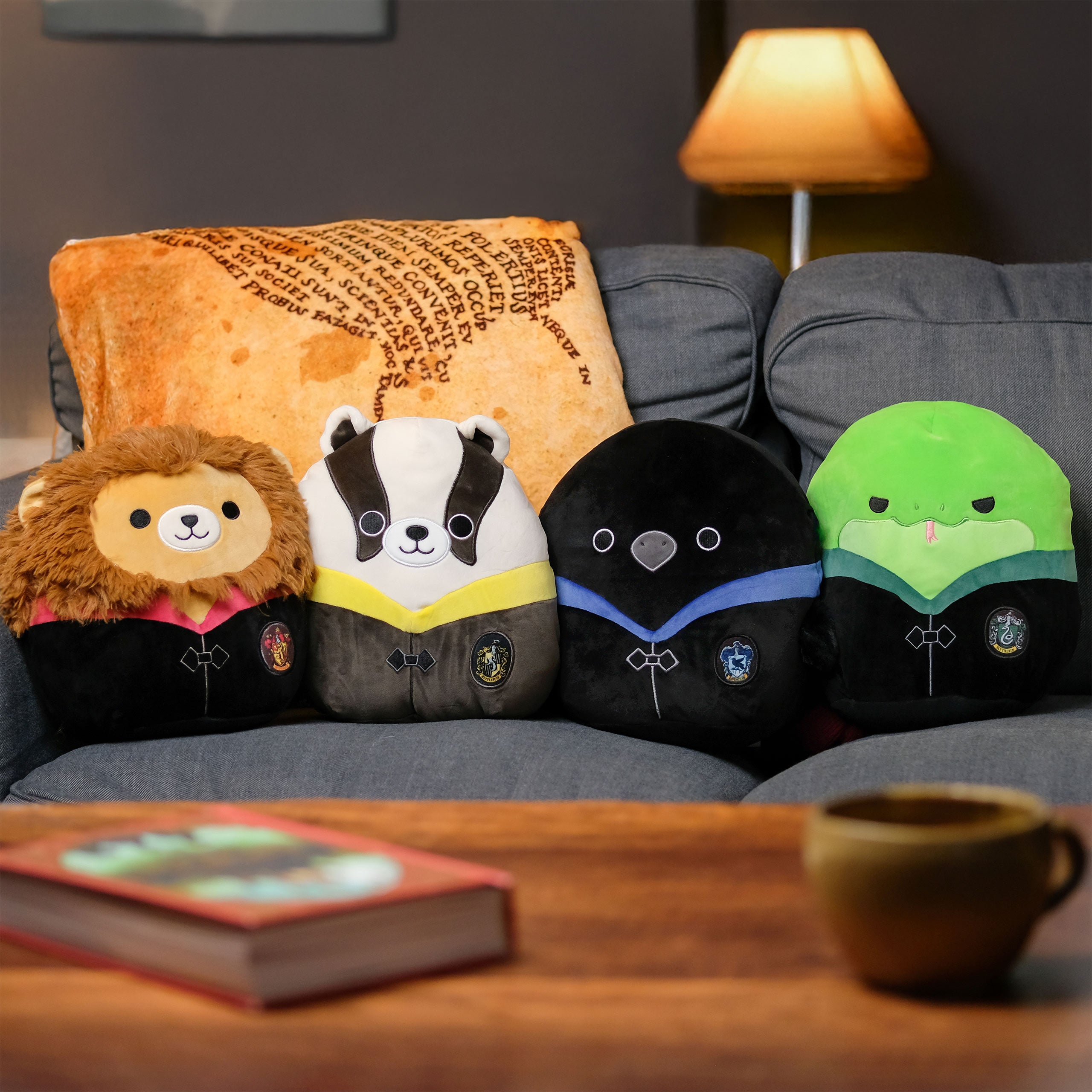 Image produit Harry Potter - Corbeau de Serdaigle en Robe Figurine en Peluche Squishmallows