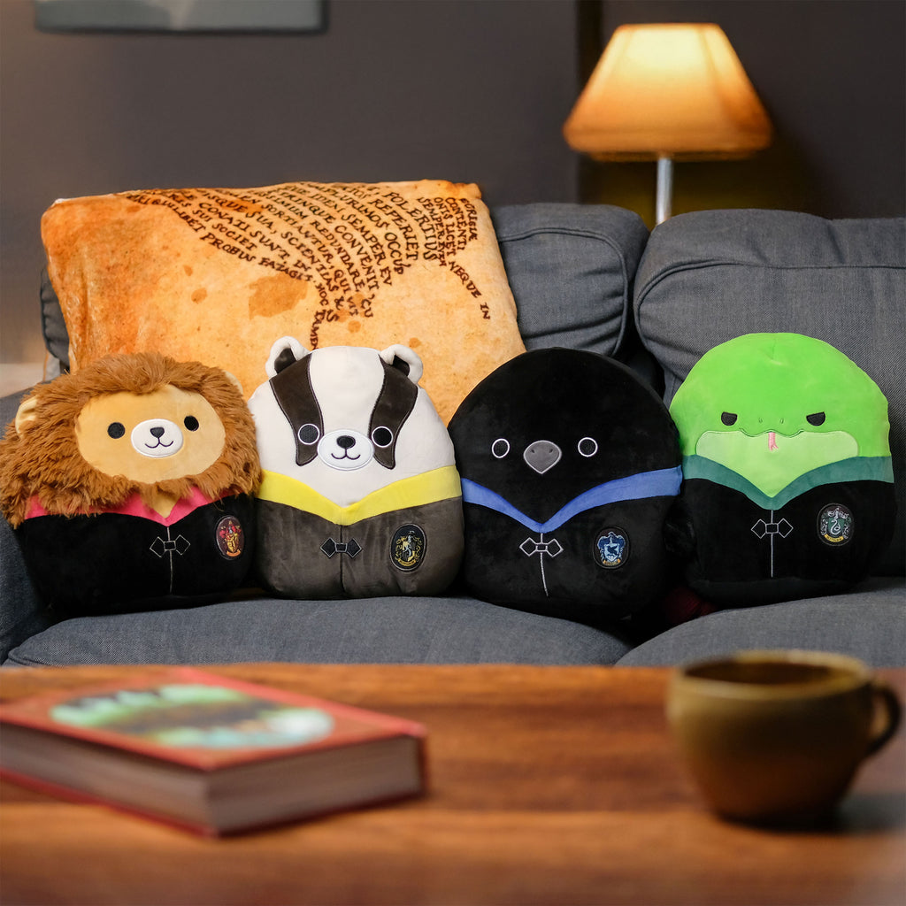 Image produit Harry Potter - Blaireau Poufsouffle en Robe Figurine en Peluche Squishmallows