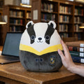 Image produit Harry Potter - Blaireau Poufsouffle en Robe Figurine en Peluche Squishmallows