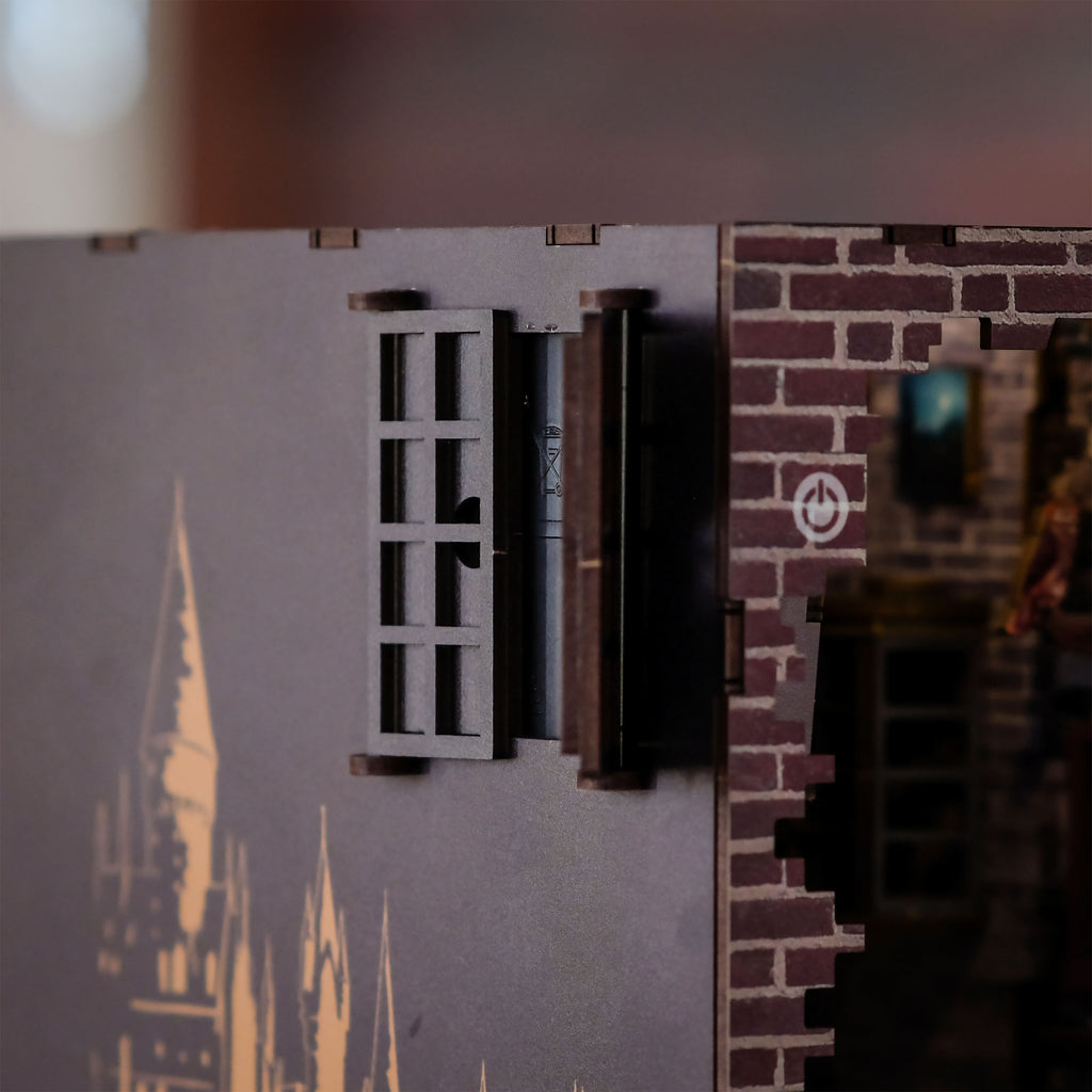 Image produit Harry Potter - Modèle Book Nook Chemin de Traverse en bois
