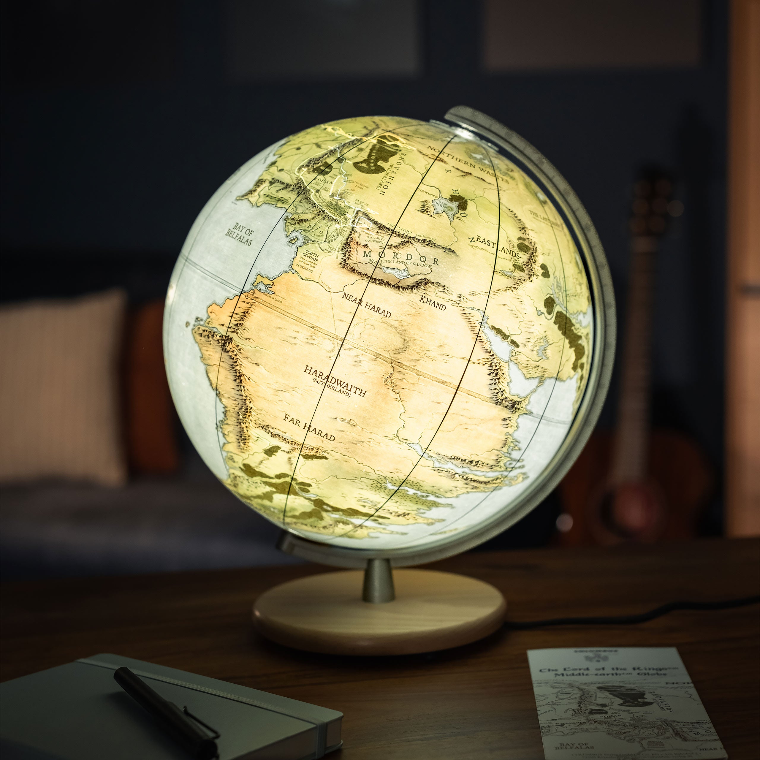 Image produit Le Seigneur des Anneaux - Globe de la Terre du Milieu avec lumière 30cm