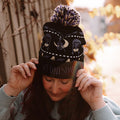 Image produit Wednesday - Bonnet Midnight à pompon