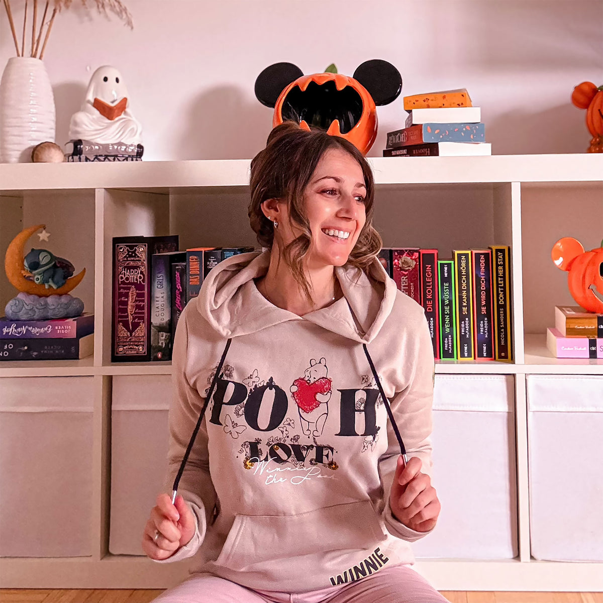 Image produit Winnie l’Ourson - Sweat à capuche Pooh Love beige