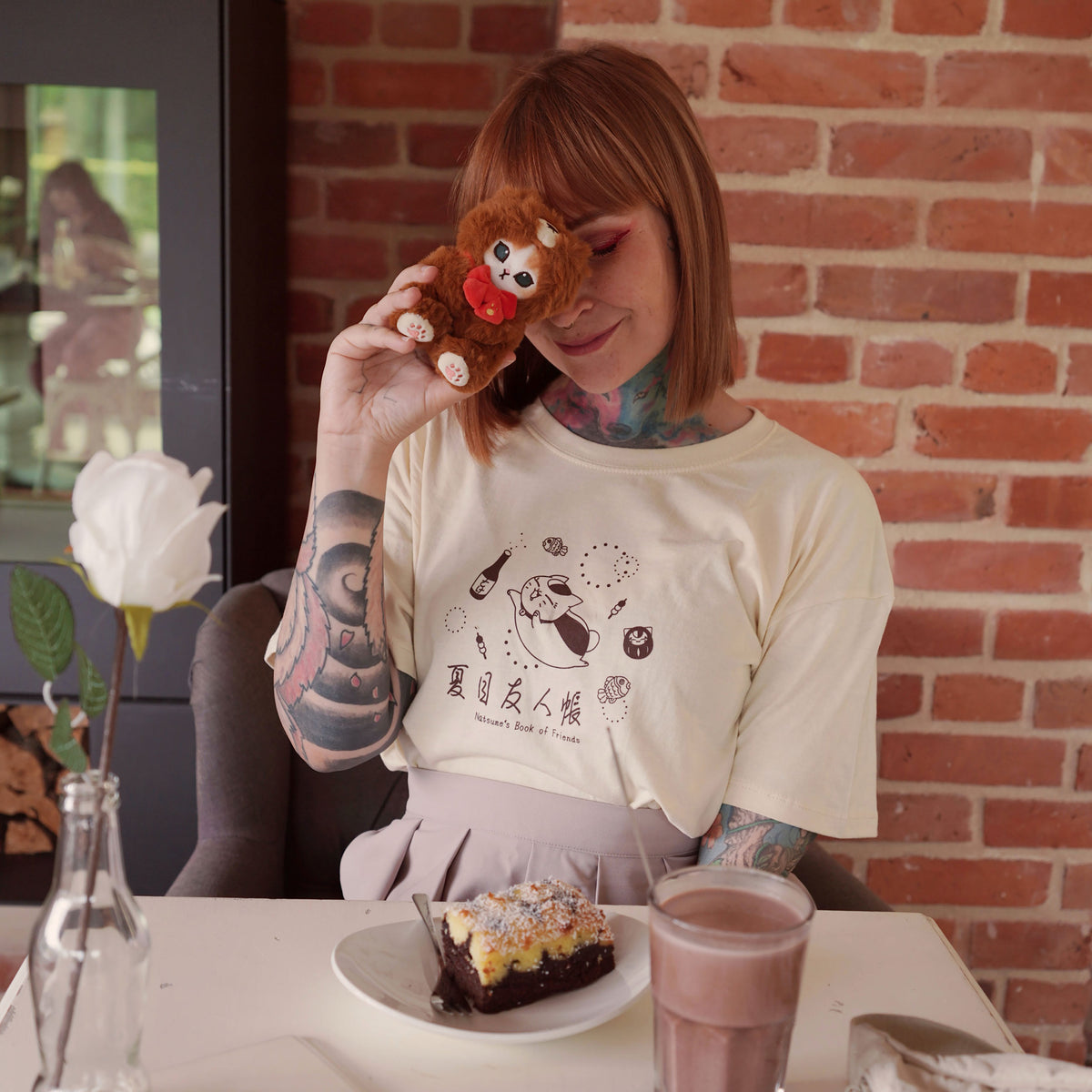 Image produit T-shirt Nyanko Sensei Sake pour les fans de Natsume's Book of Friends
