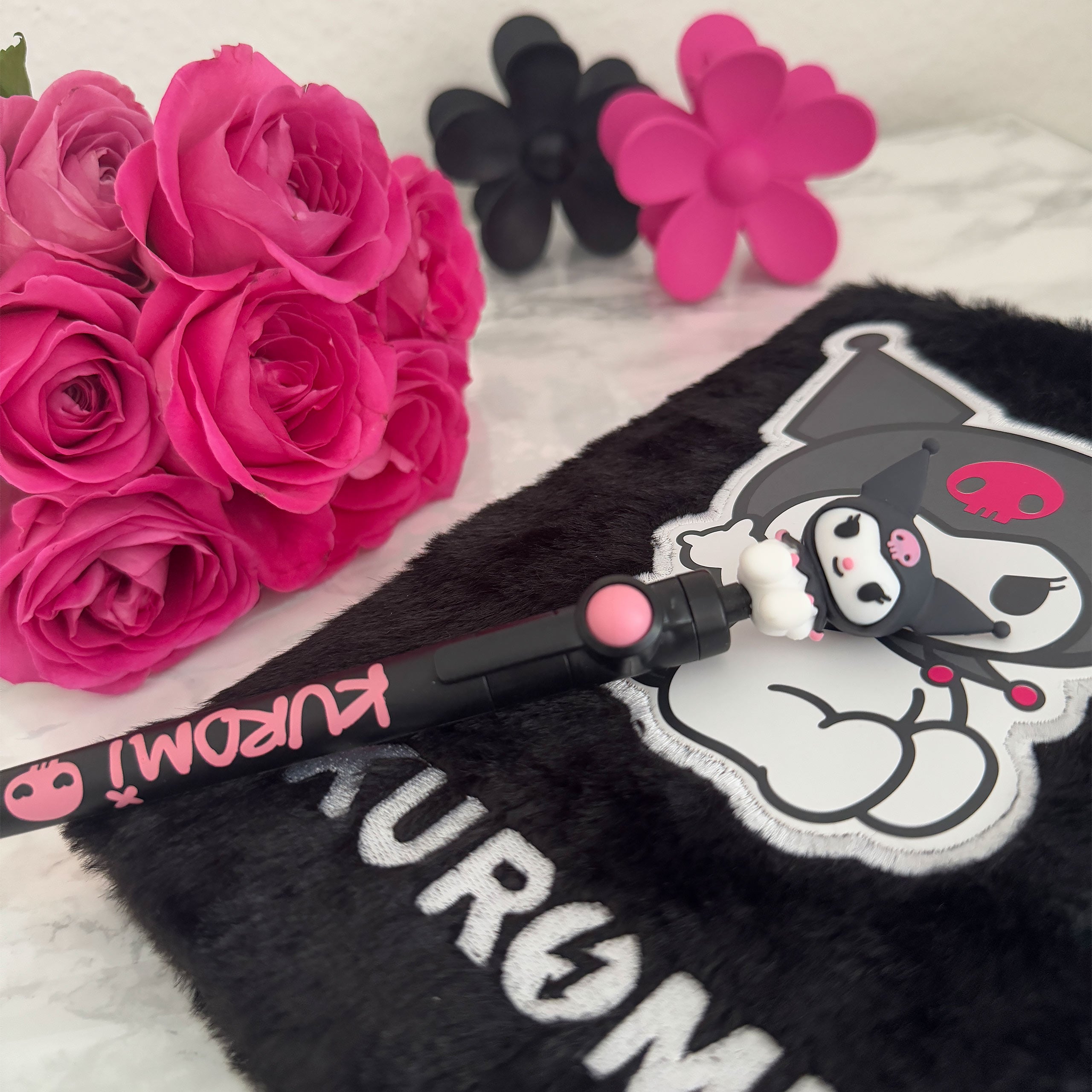 Image produit Hello Kitty - Carnet en peluche Kuromi