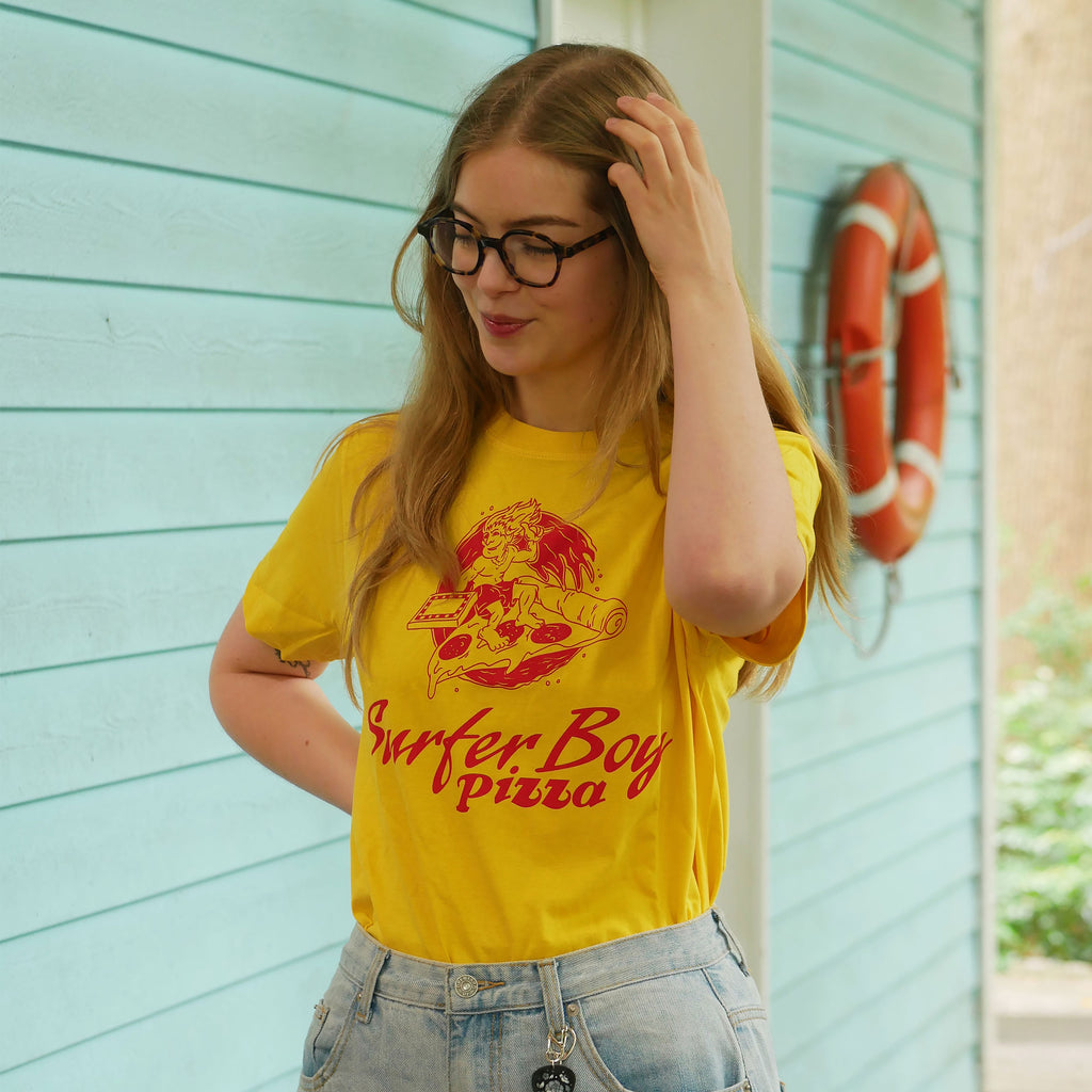Image produit Stranger Things - T-shirt Surfer Boy Pizza jaune