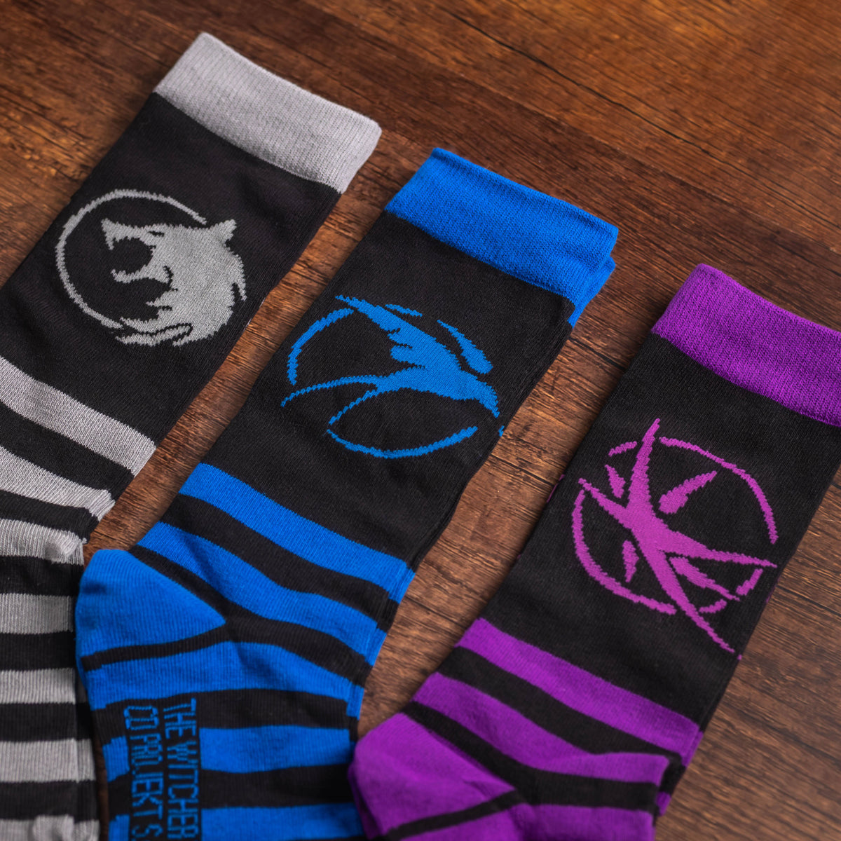 Image produit The Witcher - Lot de 3 paires de chaussettes Symbols dans une boîte cadeau