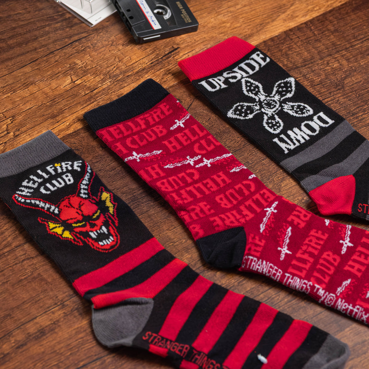 Image produit Stranger Things – Lot de 3 paires de chaussettes en boîte cadeau