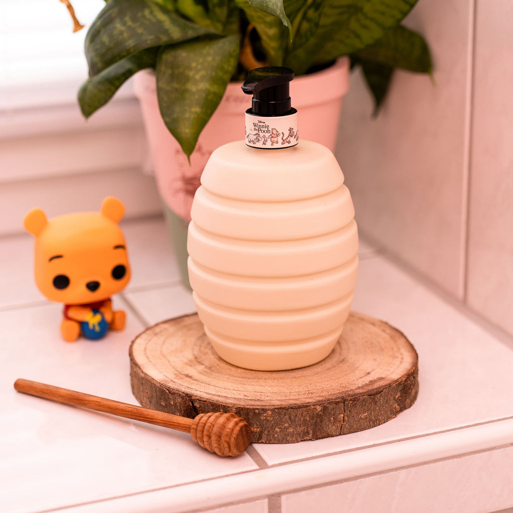 Image produit Winnie l’Ourson - Distributeur de savon en forme de pot de miel avec gel lavant