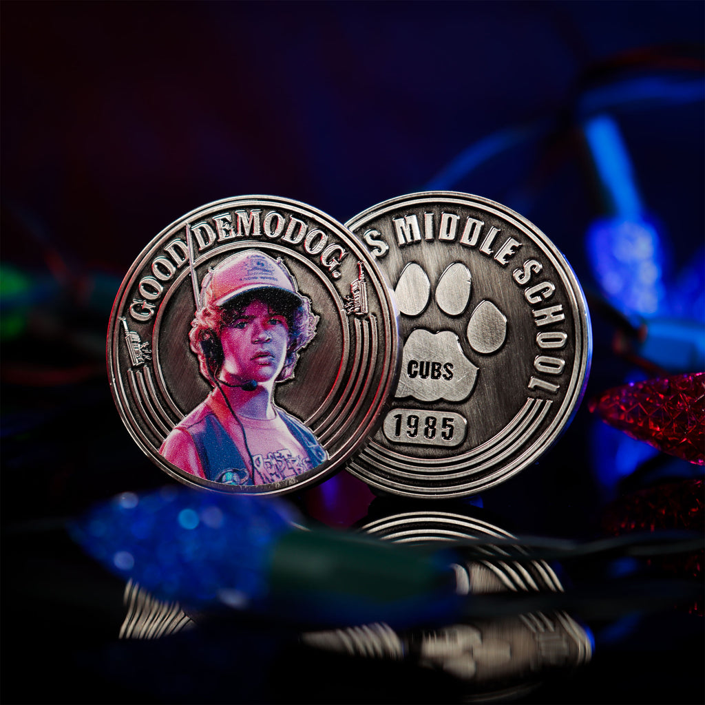 Image produit Stranger Things - Album de pièces de collection Hawkins Middle School