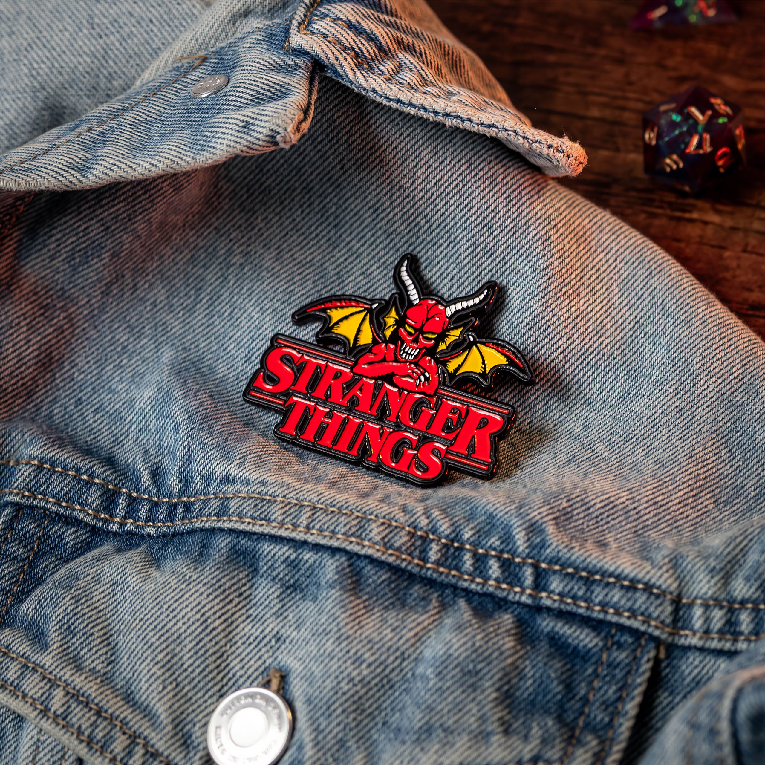 Image produit Stranger Things - Pin Oversize Hellfire Club
